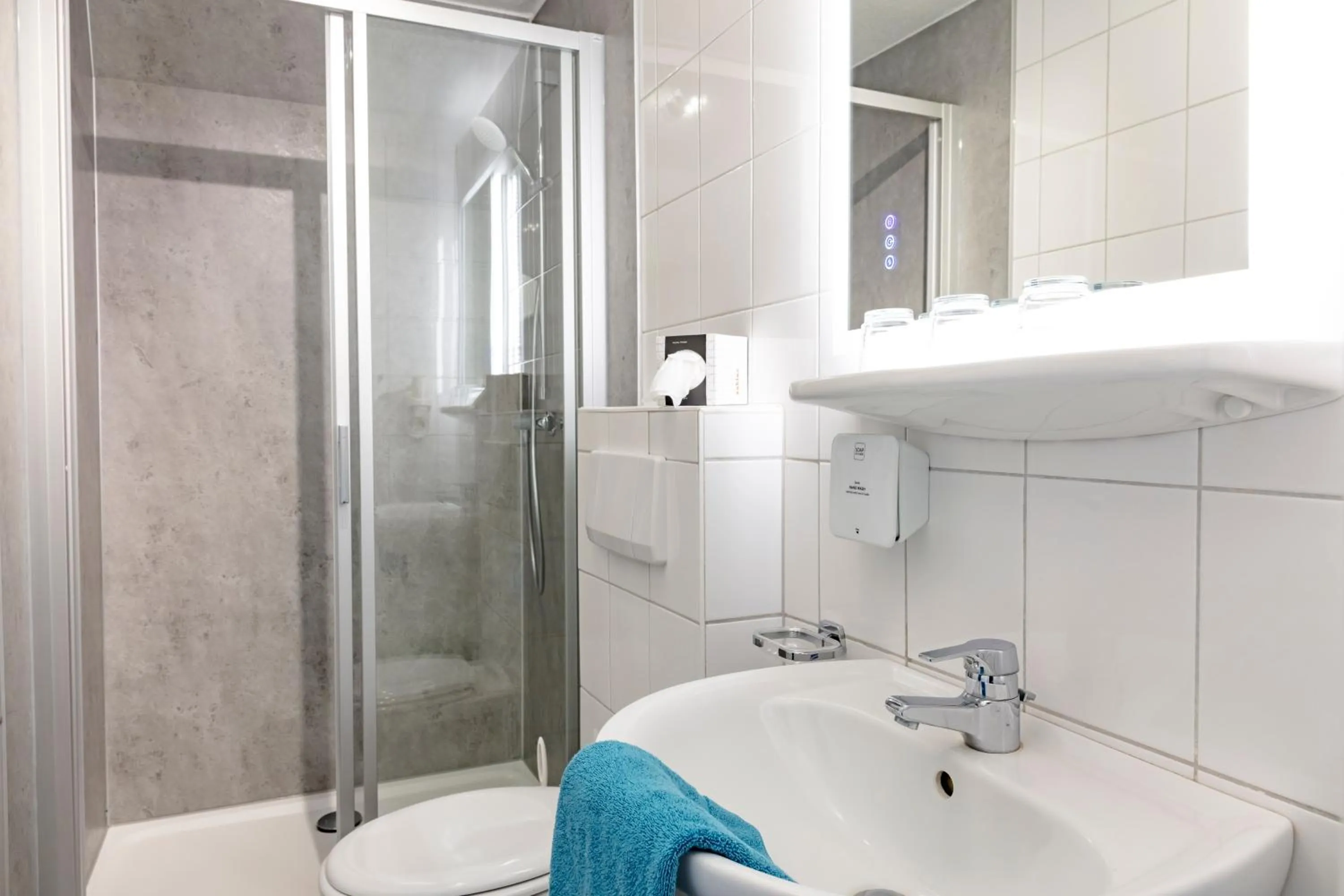 Shower in Hotel Bethanien