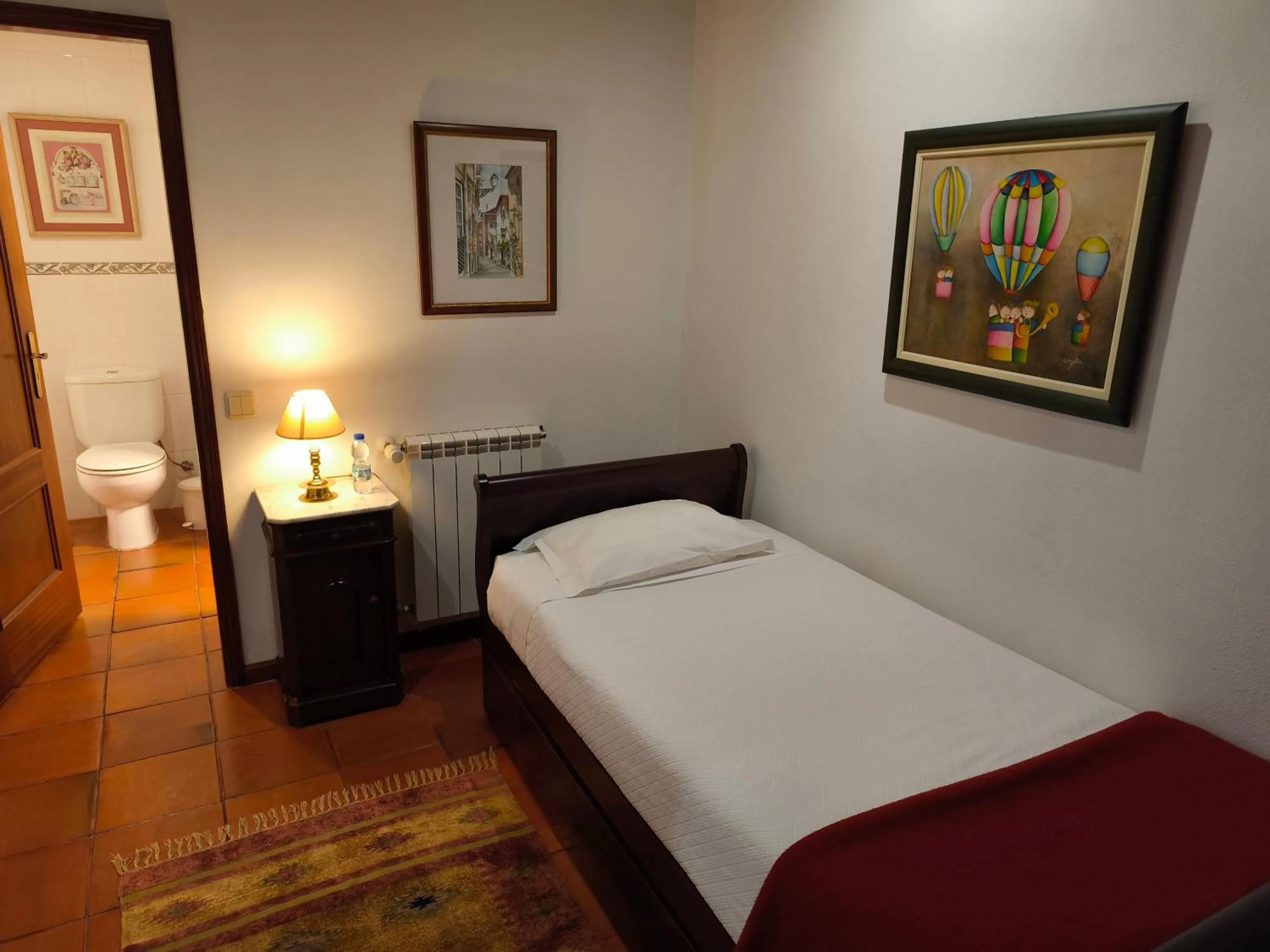 Decorative detail, Bed in Casa de Santa Ana da Beira