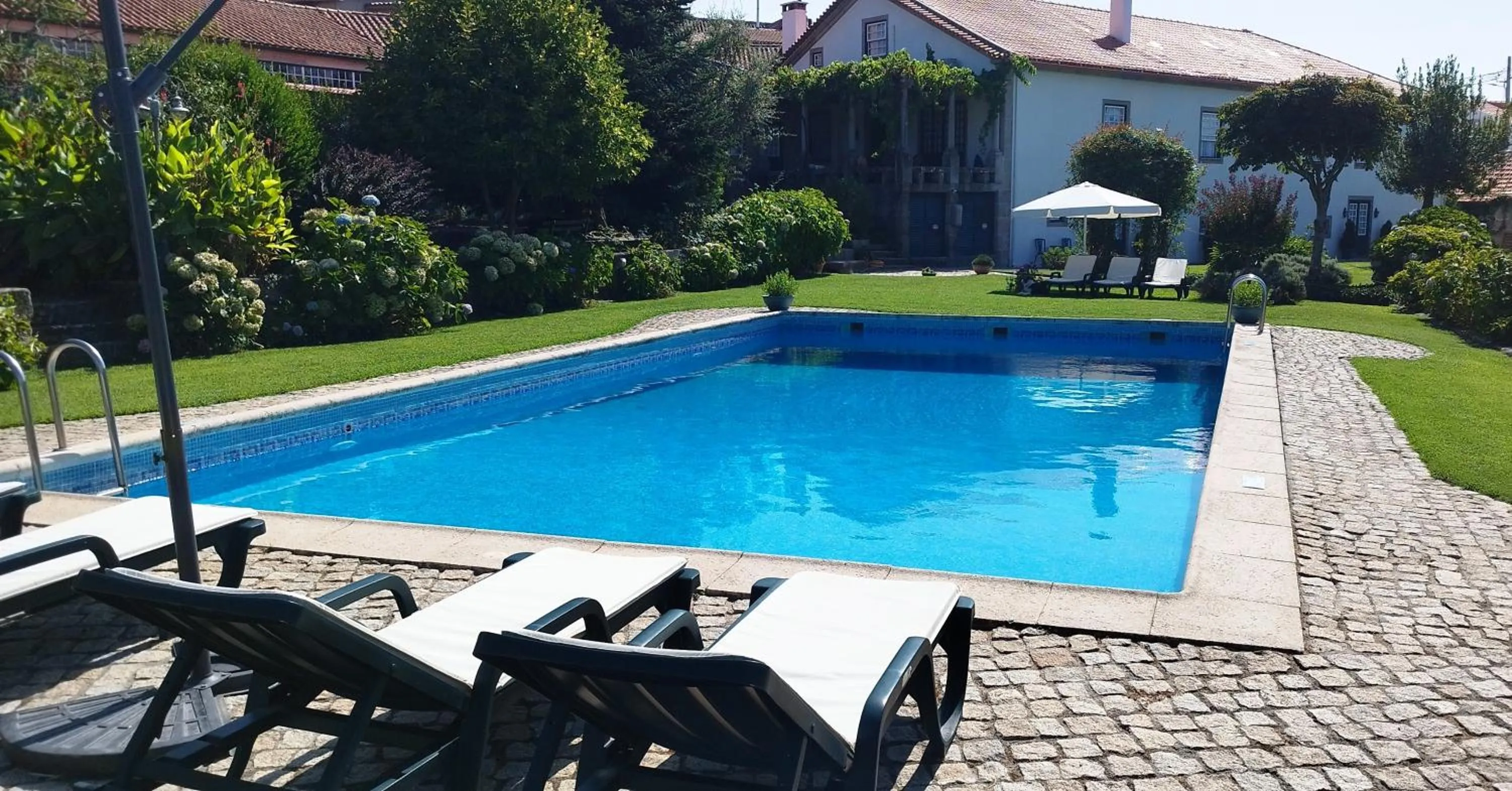 Property building in Casa de Santa Ana da Beira