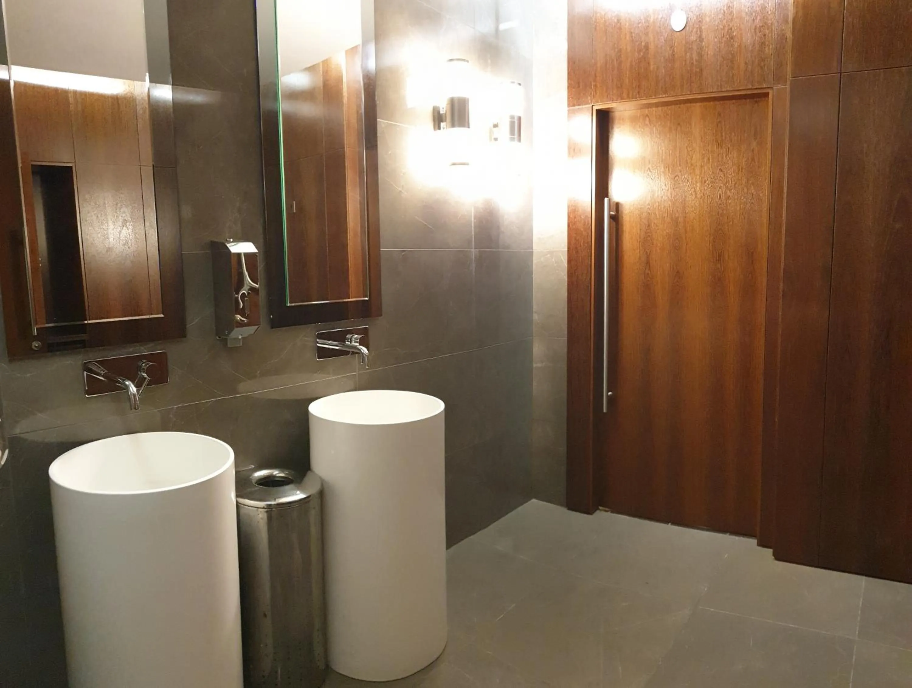 Toilet in Hotel Eden