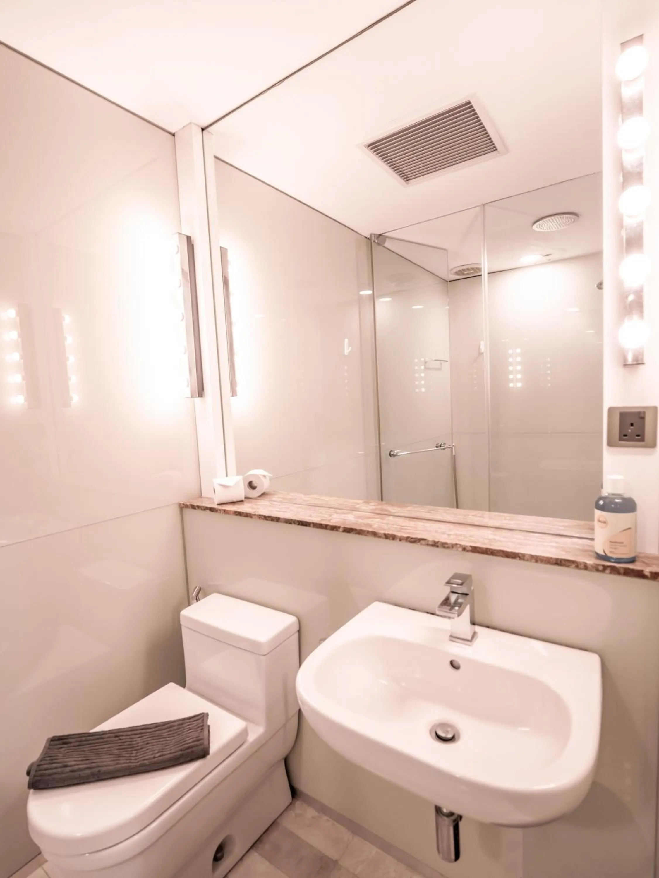 Toilet in Soho Suites KLCC by Alucard's Cat