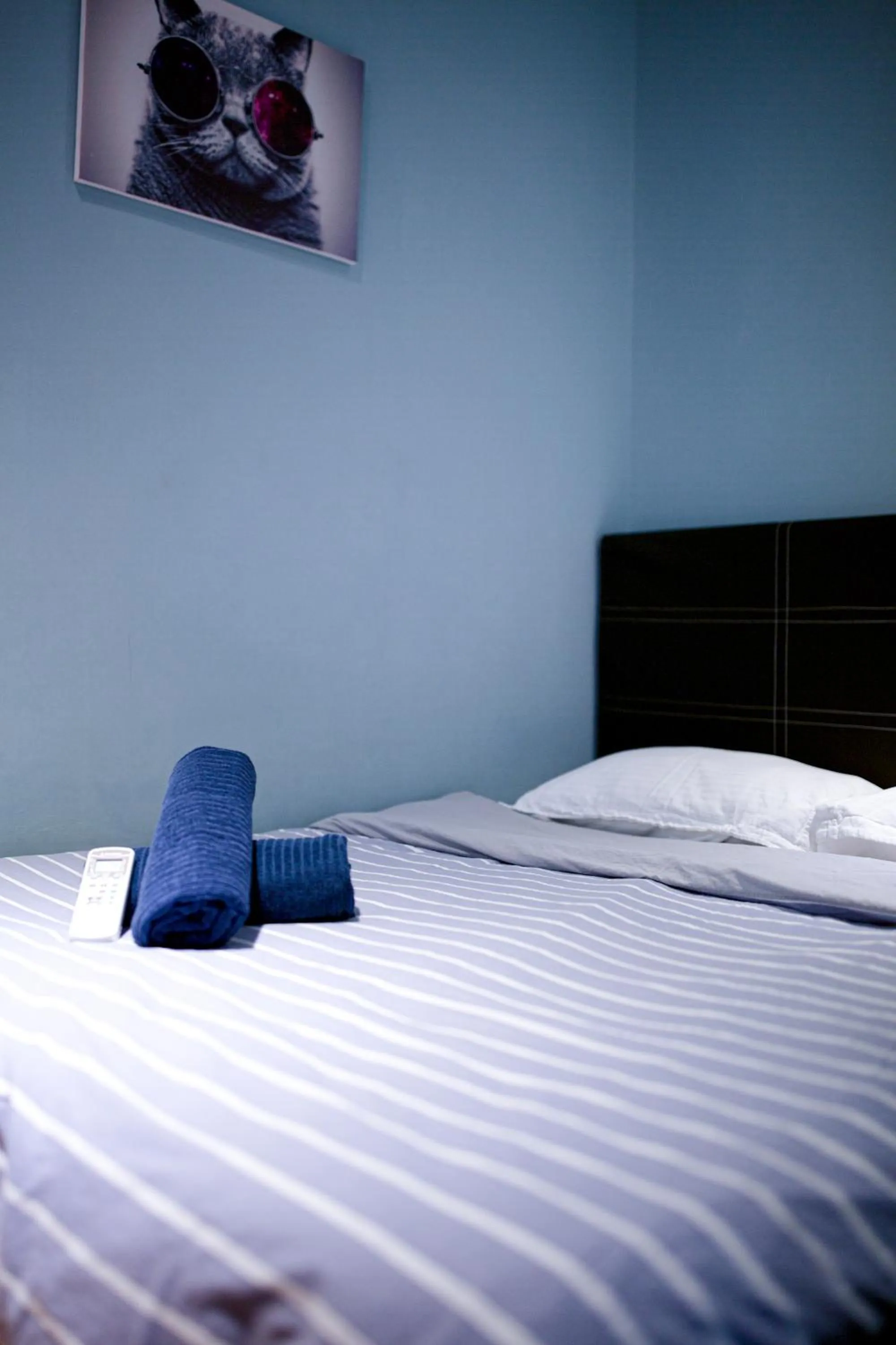 Photo of the whole room, Bed in Soho Suites KLCC by Alucard's Cat