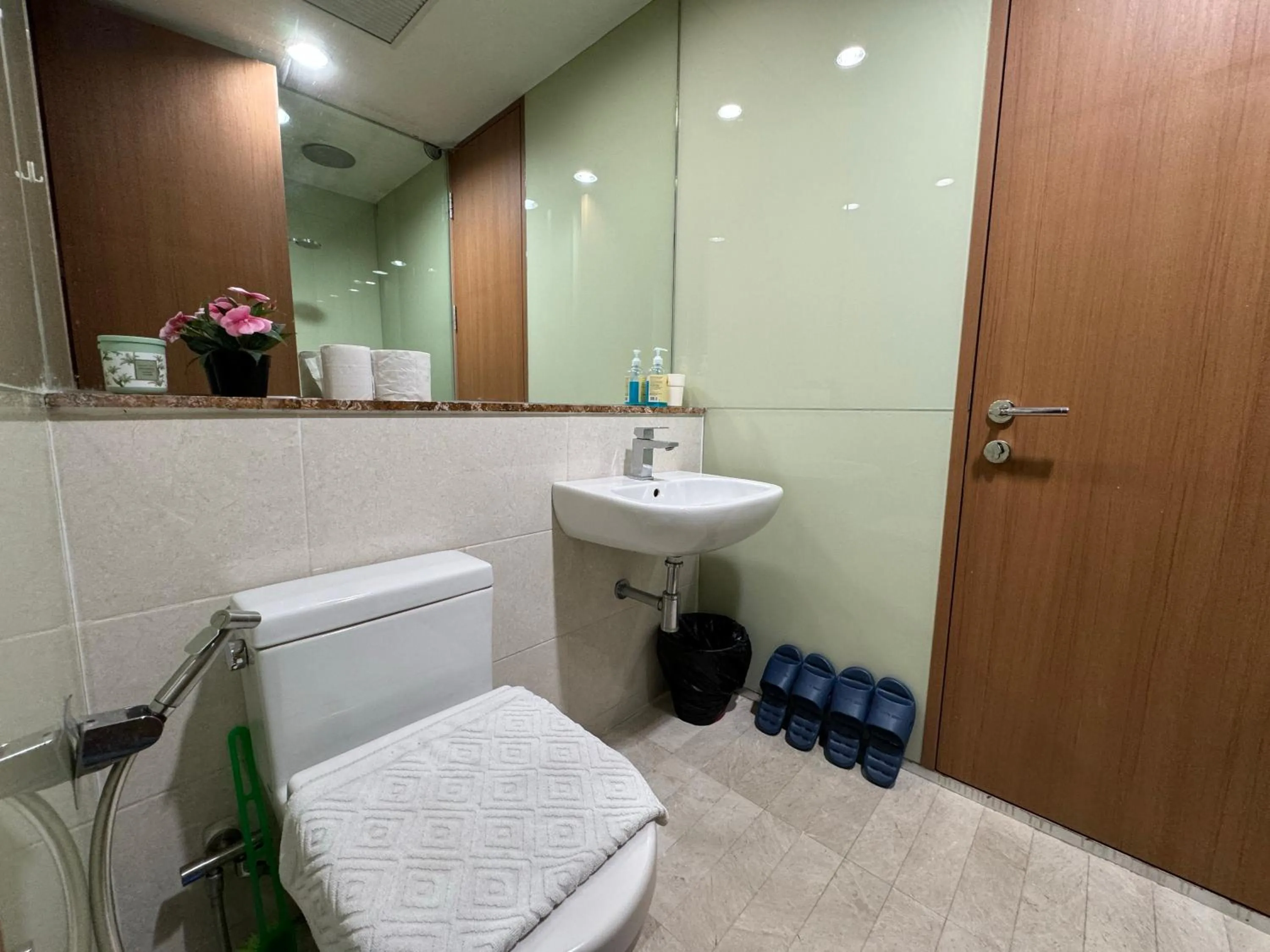 Toilet in Soho Suites KLCC by Alucard's Cat