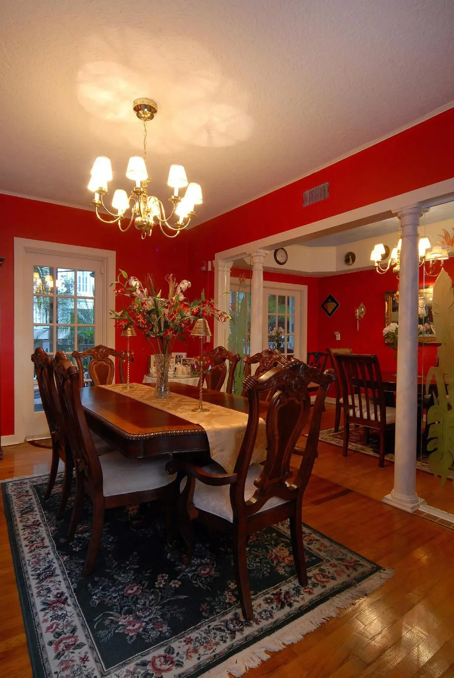 Dining area in Sabal Palm House Bed and Breakfast Dining area in Sabal Palm House Bed and Breakfast