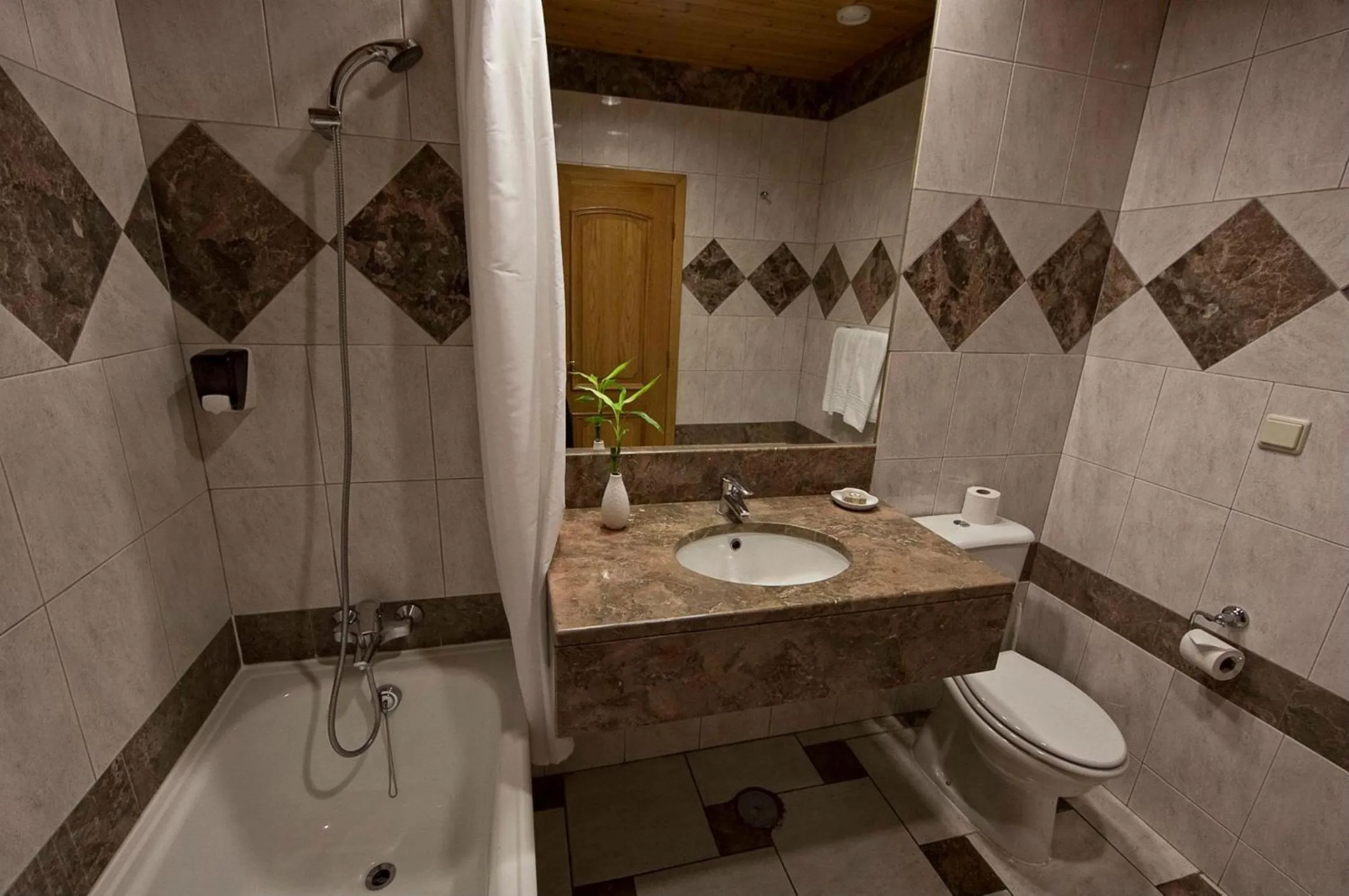 Bathroom in Hospedaria Frangaria