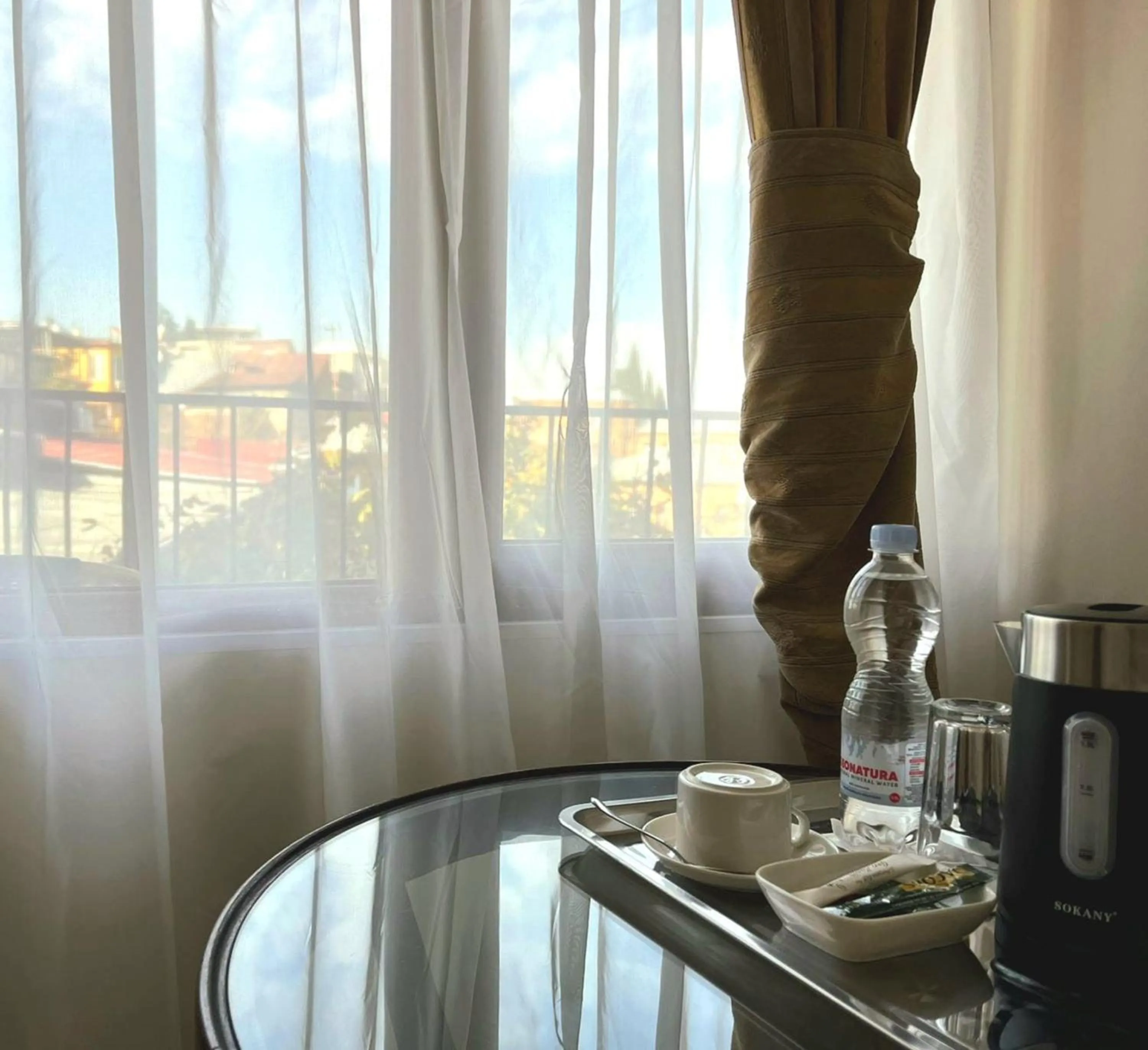 Coffee/tea facilities in Beaumonde Hotel Tbilisi