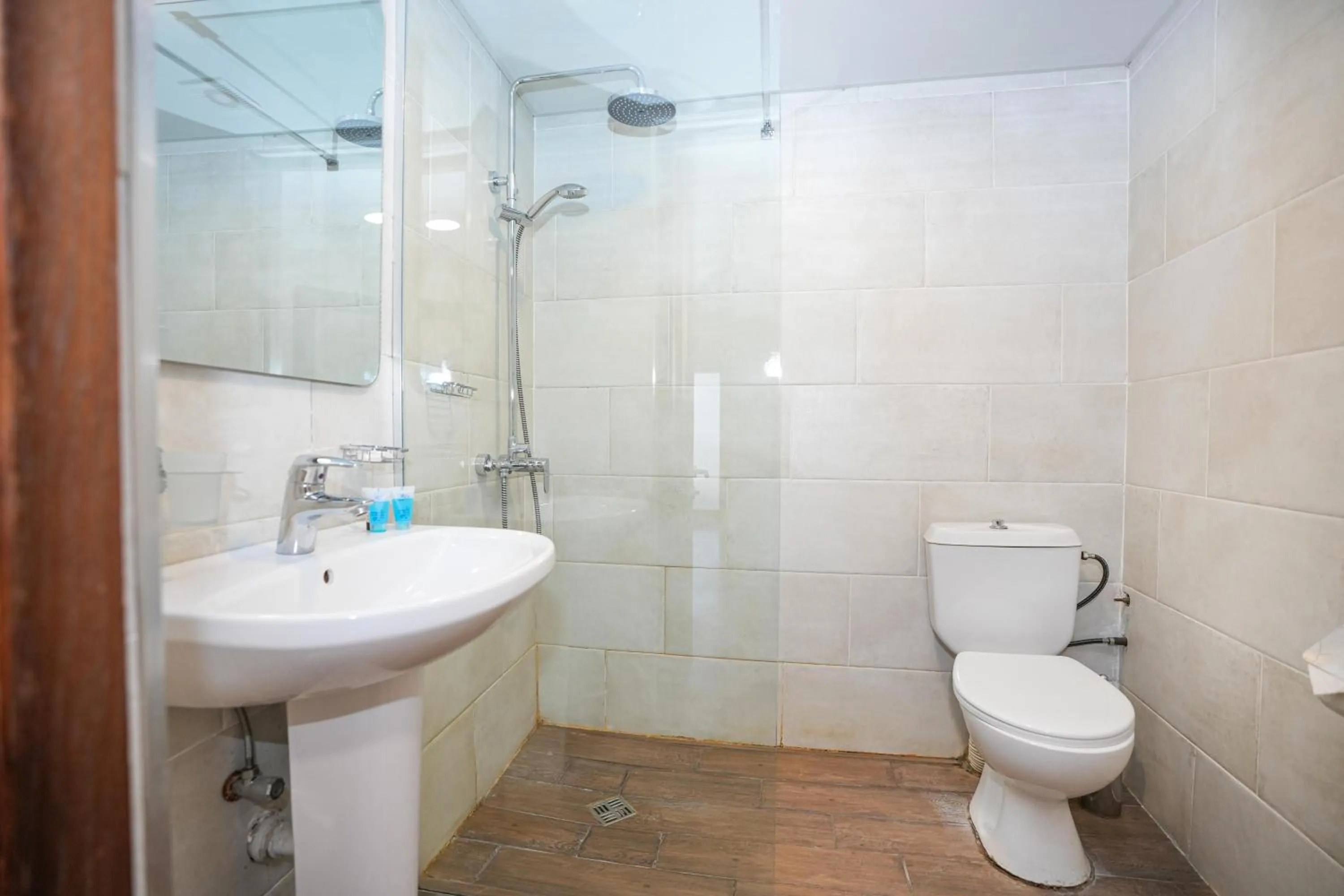 Shower in Beaumonde Hotel Tbilisi