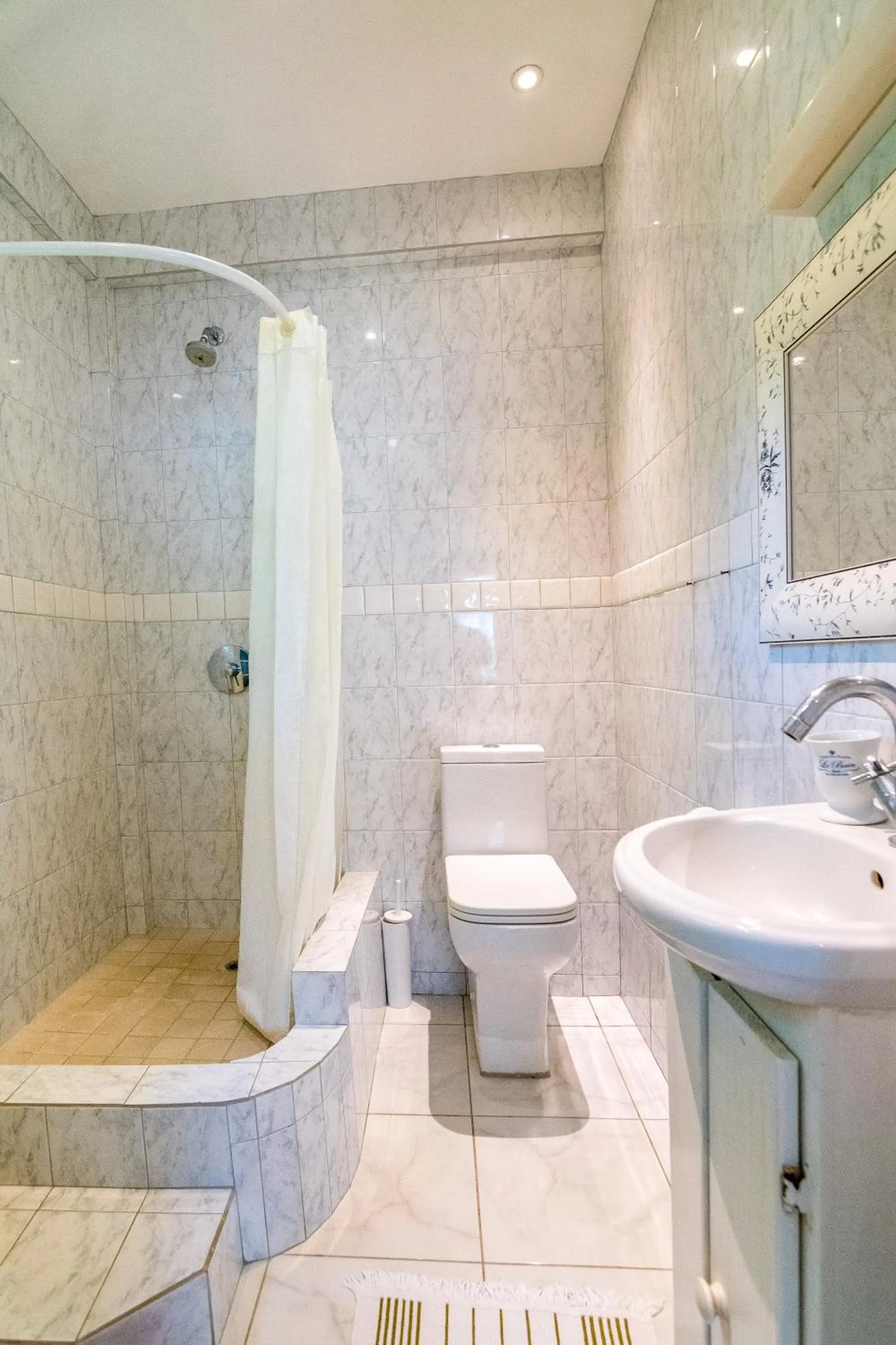 Bathroom in Woburn Villas