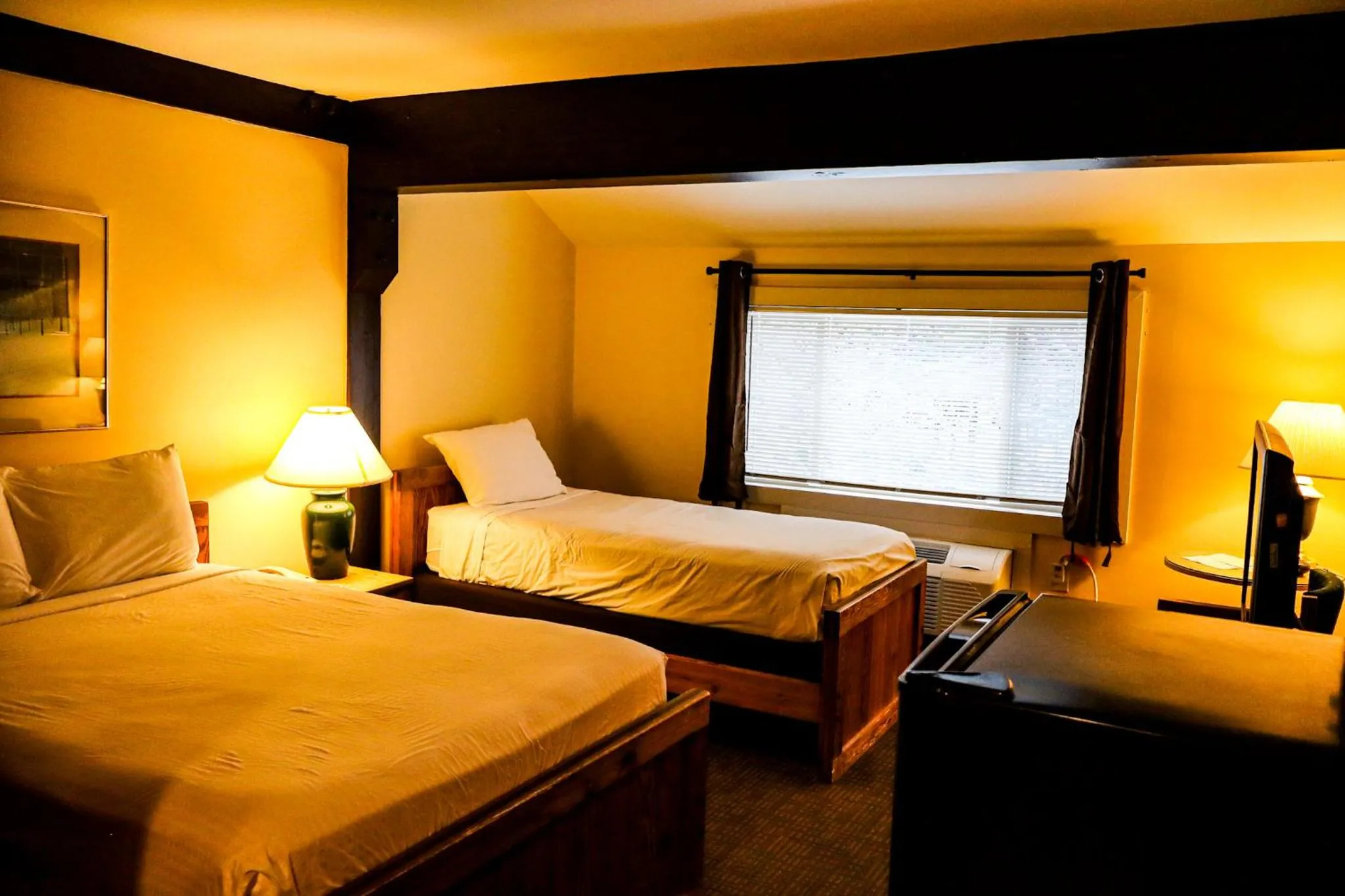 Photo of the whole room, Bed in Snowy Owl Inn