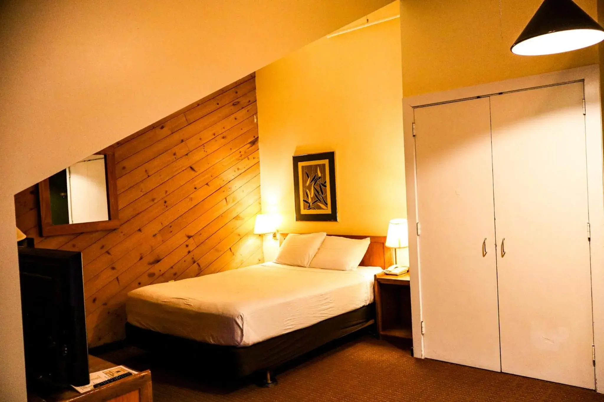 Double Room with Extra Bed in Snowy Owl Inn Double Room with Extra Bed in Snowy Owl Inn