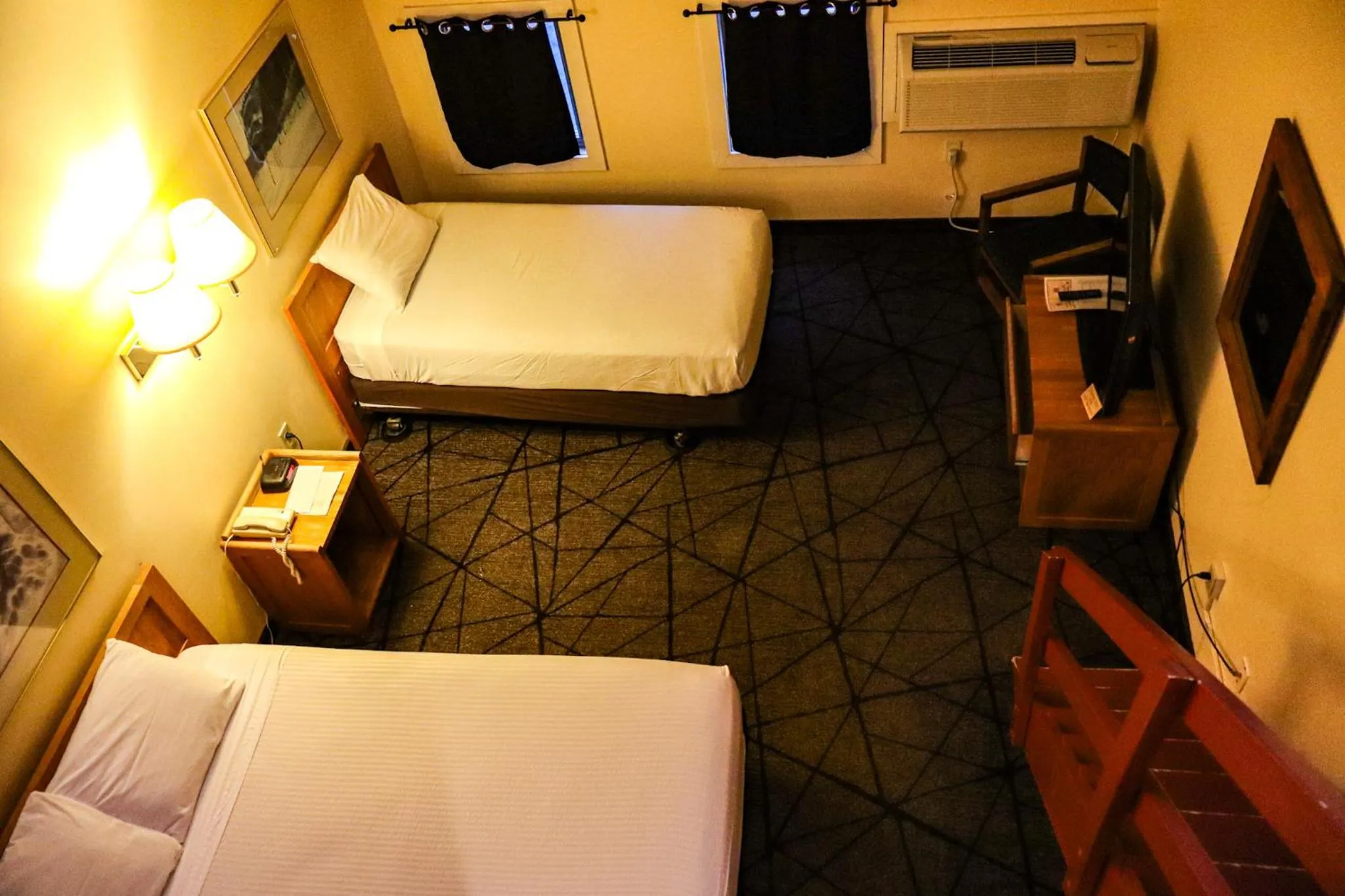 Photo of the whole room, Bed in Snowy Owl Inn