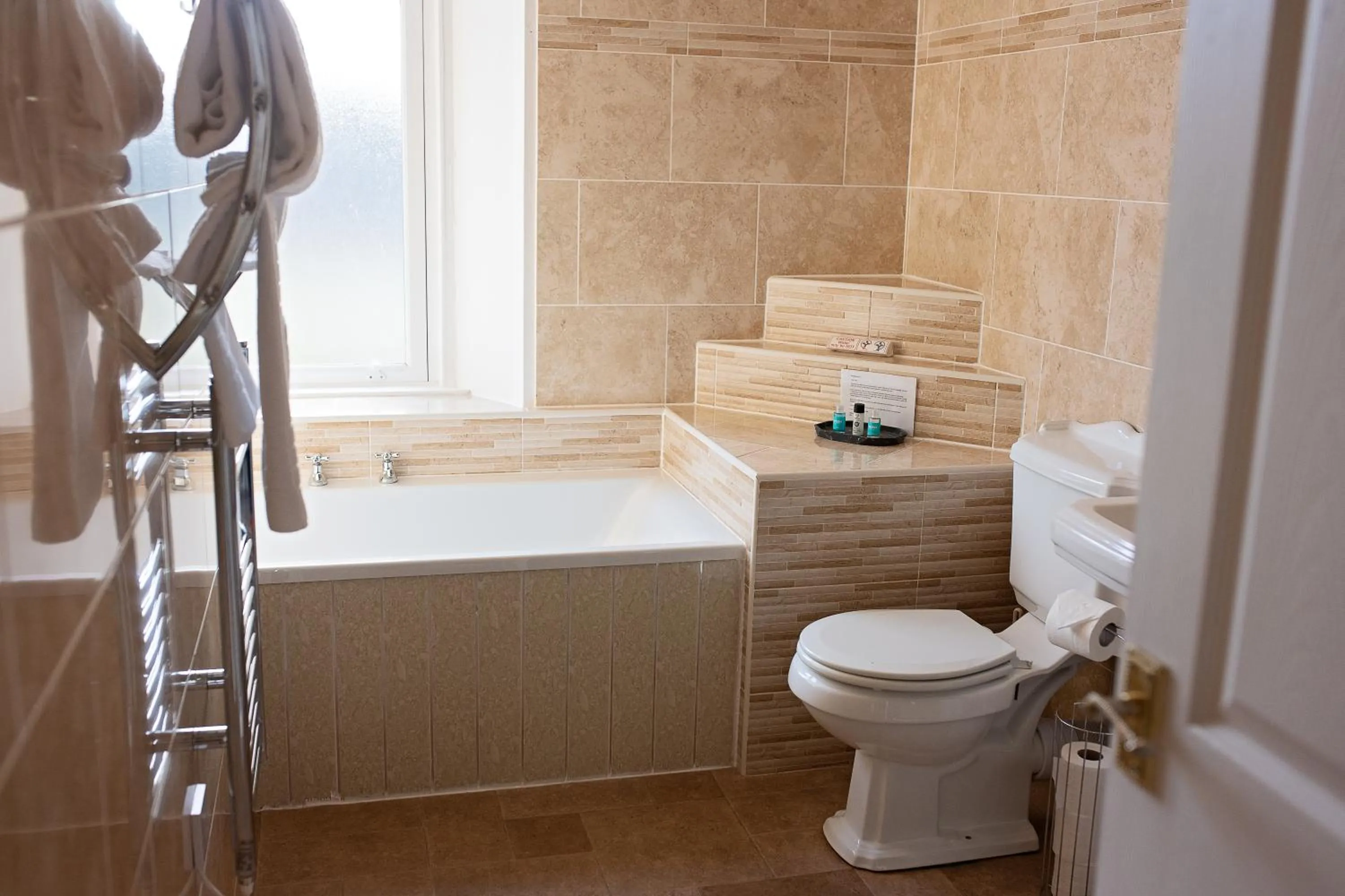 Bathroom in Glenesk Hotel