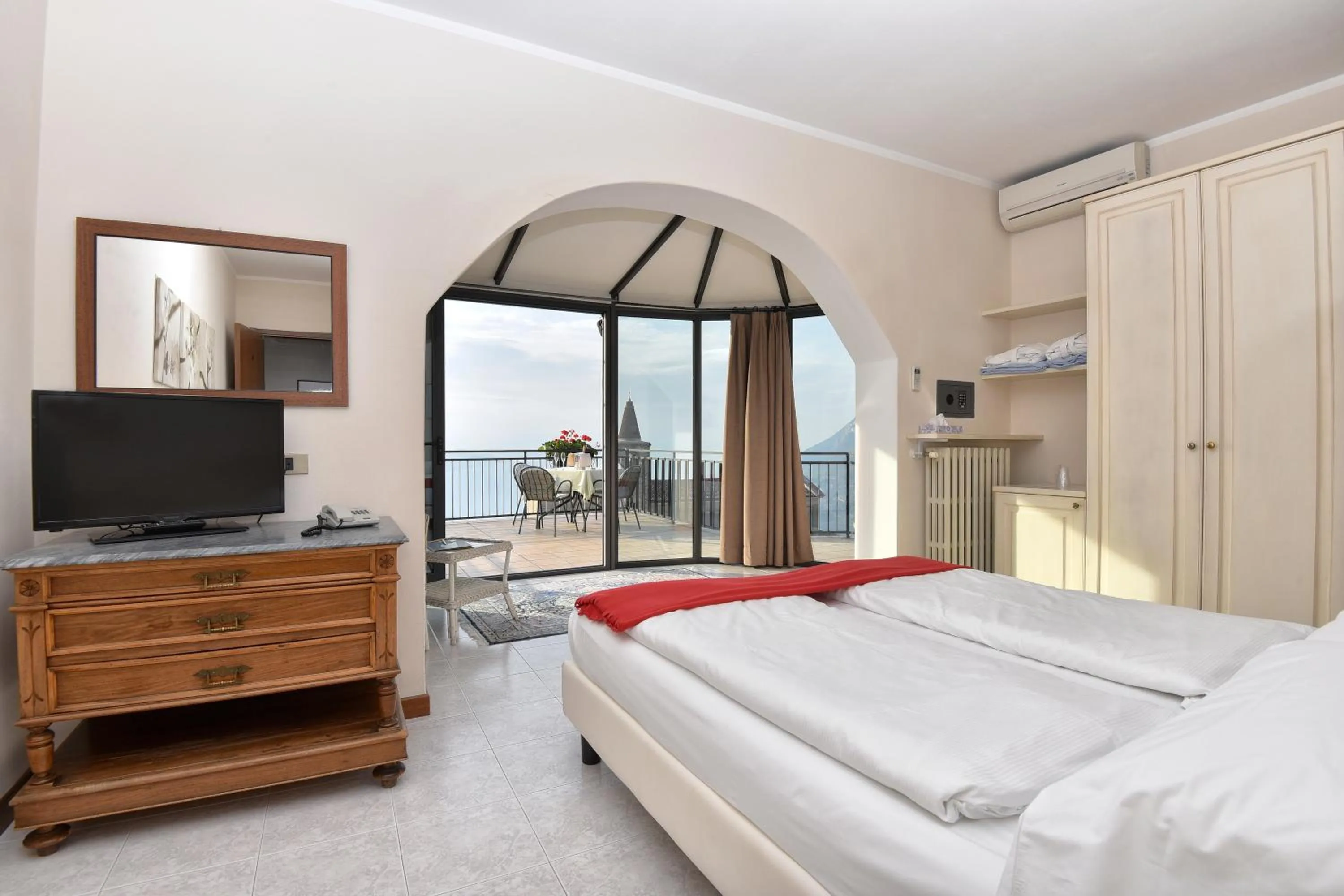 Photo of the whole room, Bed in Hotel Gallo