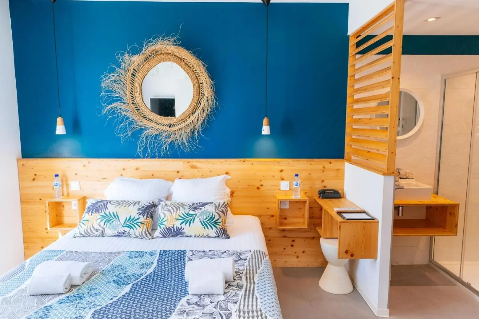 Balcony/Terrace, Bed in Hôtel Café Miramar Balcony/Terrace, Bed in Hôtel Café Miramar