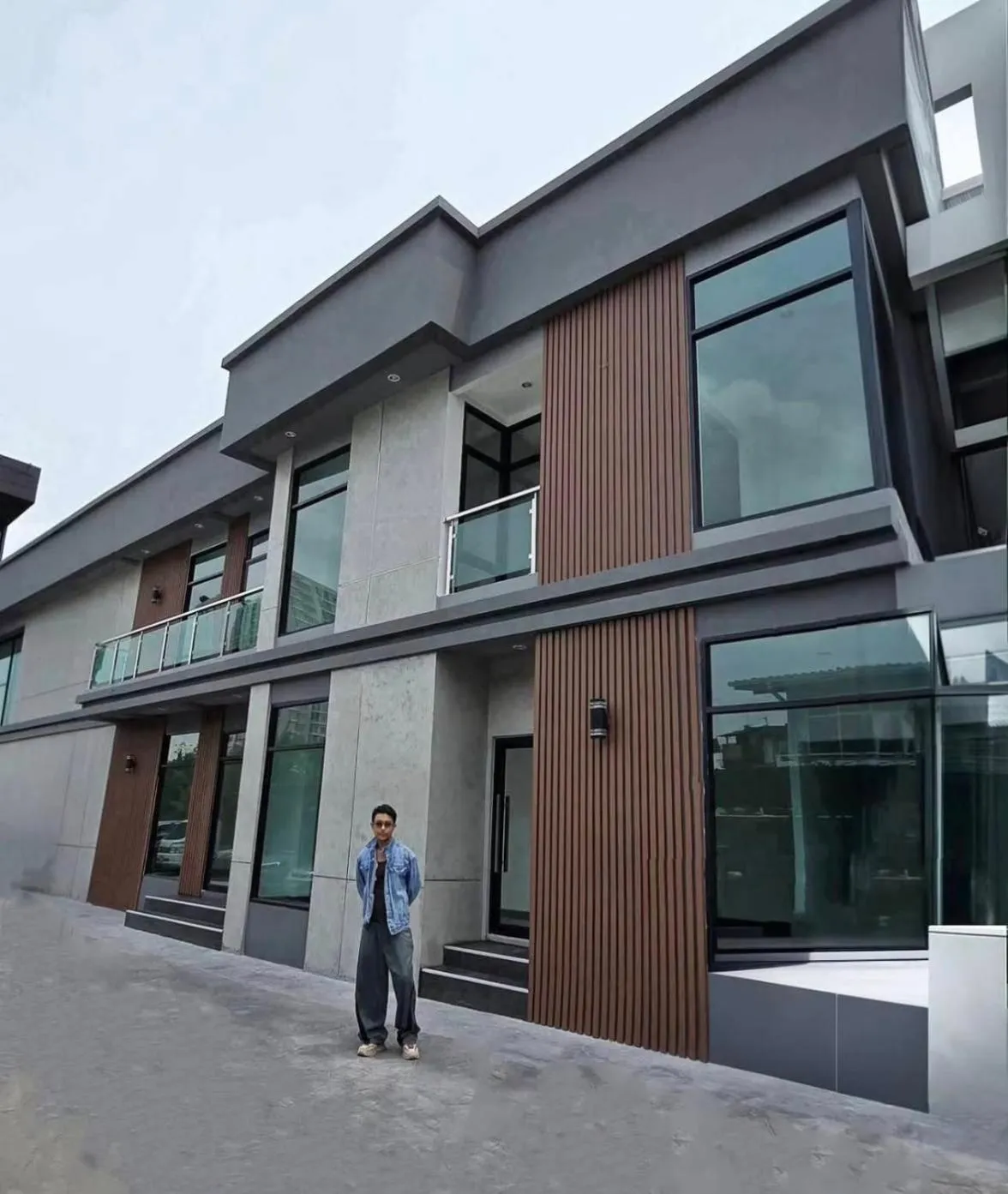 Property building in 51 Suanplu Residence