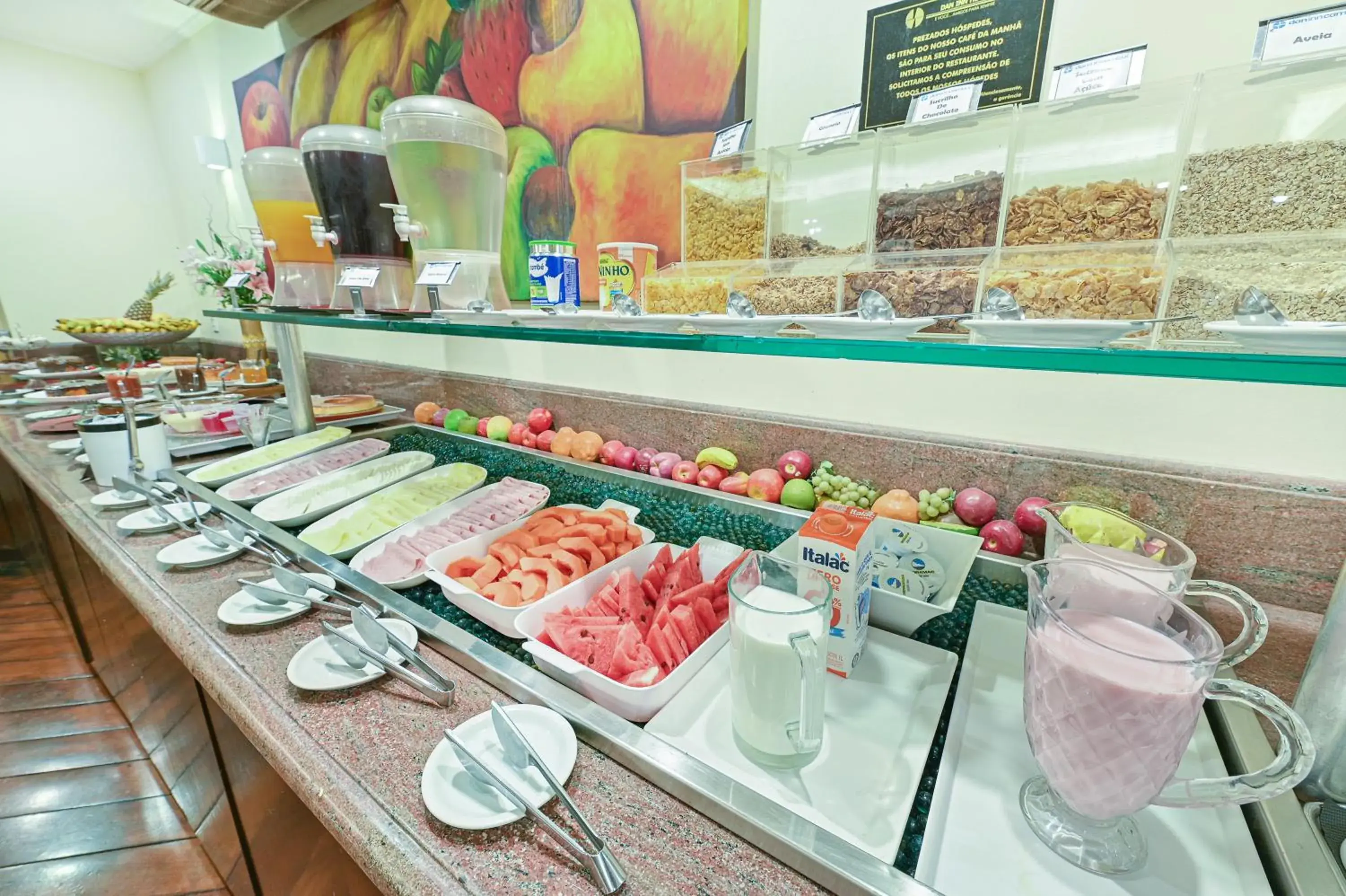 Breakfast in Hotel Dan Inn Campinas Cambuí - Um Hotel Clássico em Campinas By Nacional Inn Breakfast in Hotel Dan Inn Campinas Cambuí - Um Hotel Clássico em Campinas By Nacional Inn