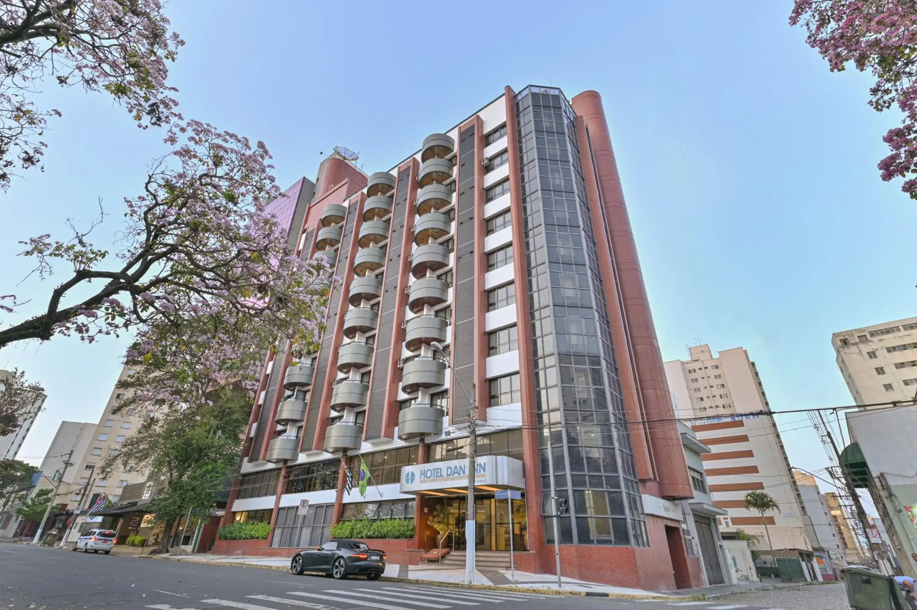 Facade/entrance in Hotel Dan Inn Campinas Cambuí - Um Hotel Clássico em Campinas By Nacional Inn Facade/entrance in Hotel Dan Inn Campinas Cambuí - Um Hotel Clássico em Campinas By Nacional Inn