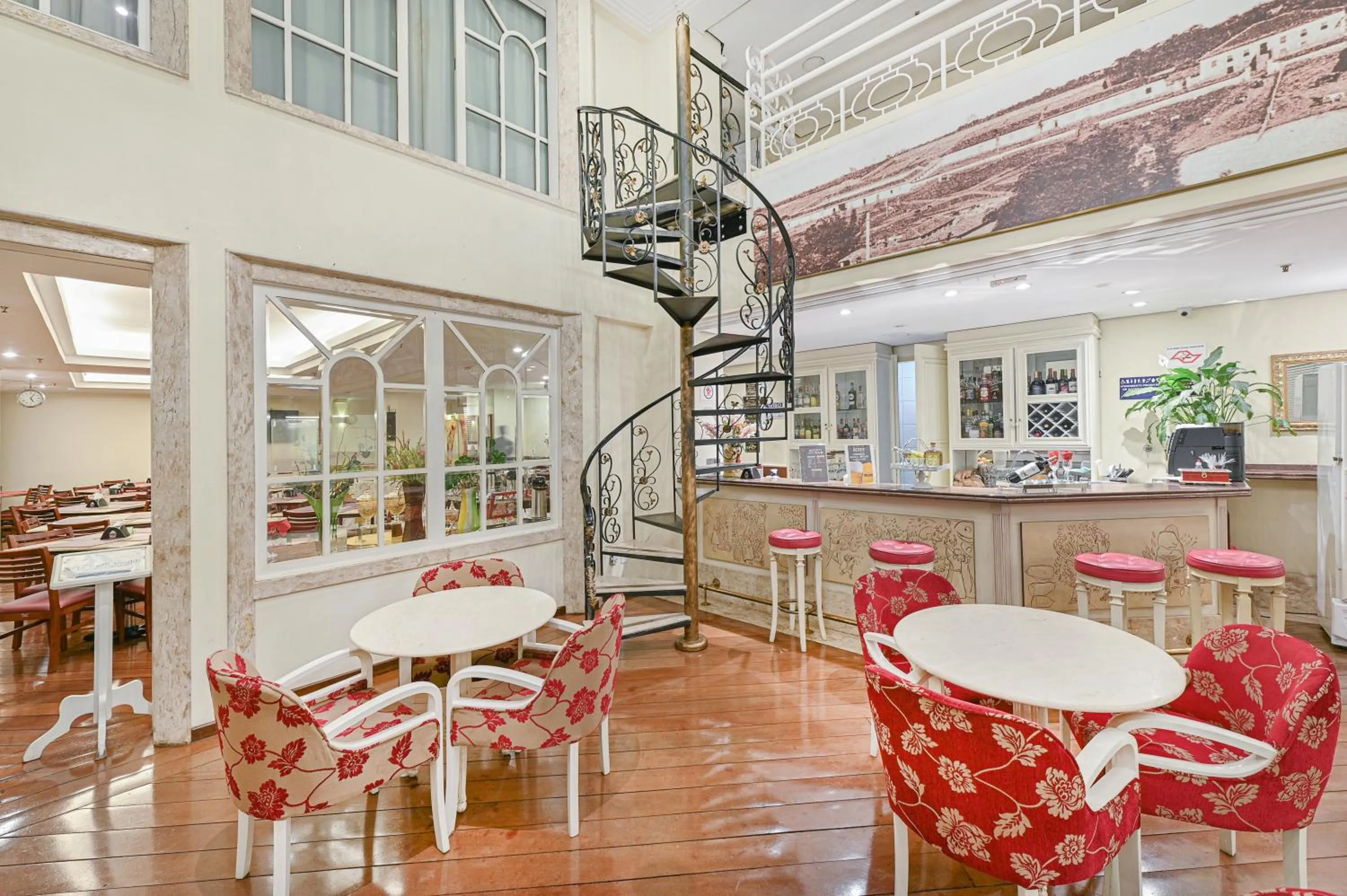 Lobby or reception in Hotel Dan Inn Campinas Cambuí - Um Hotel Clássico em Campinas By Nacional Inn