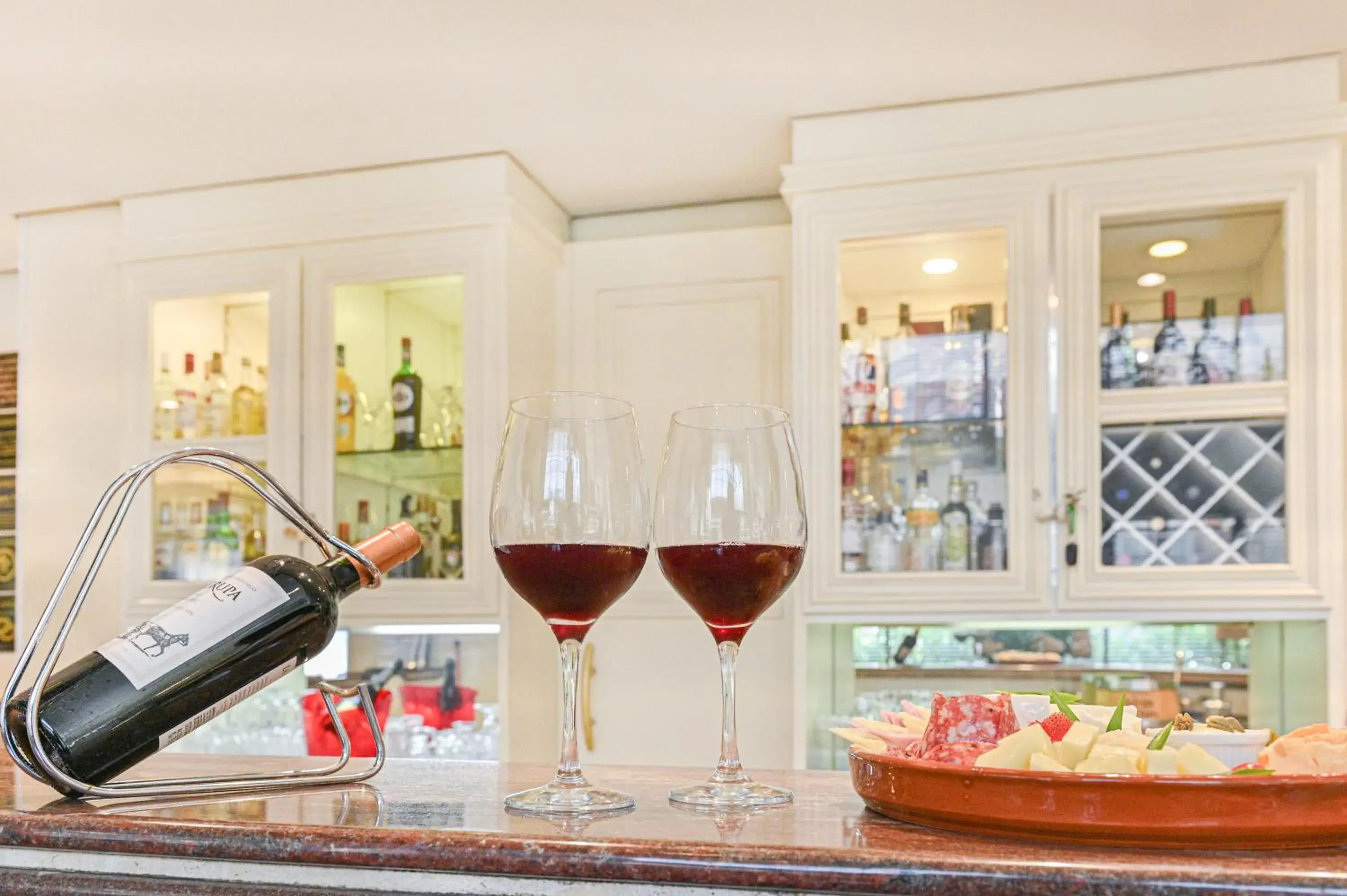 Lounge or bar in Hotel Dan Inn Campinas Cambuí - Um Hotel Clássico em Campinas By Nacional Inn Lounge or bar in Hotel Dan Inn Campinas Cambuí - Um Hotel Clássico em Campinas By Nacional Inn