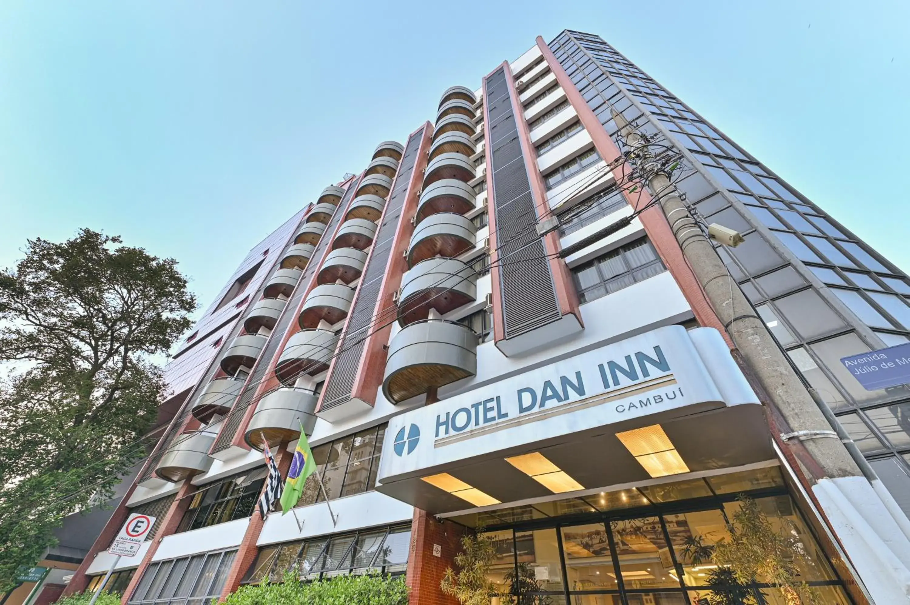 Facade/entrance in Hotel Dan Inn Campinas Cambuí - Um Hotel Clássico em Campinas By Nacional Inn Facade/entrance in Hotel Dan Inn Campinas Cambuí - Um Hotel Clássico em Campinas By Nacional Inn