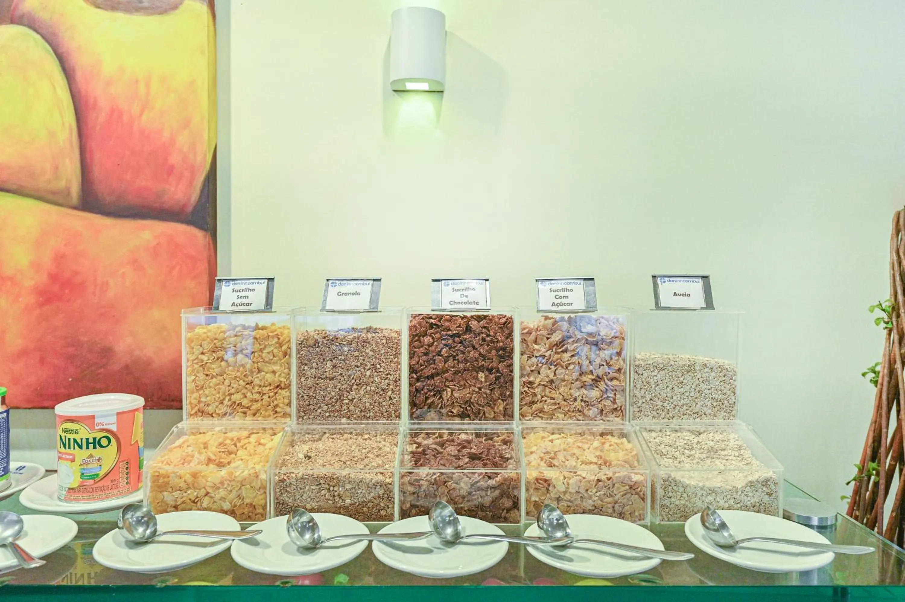 Breakfast in Hotel Dan Inn Campinas Cambuí - Um Hotel Clássico em Campinas By Nacional Inn