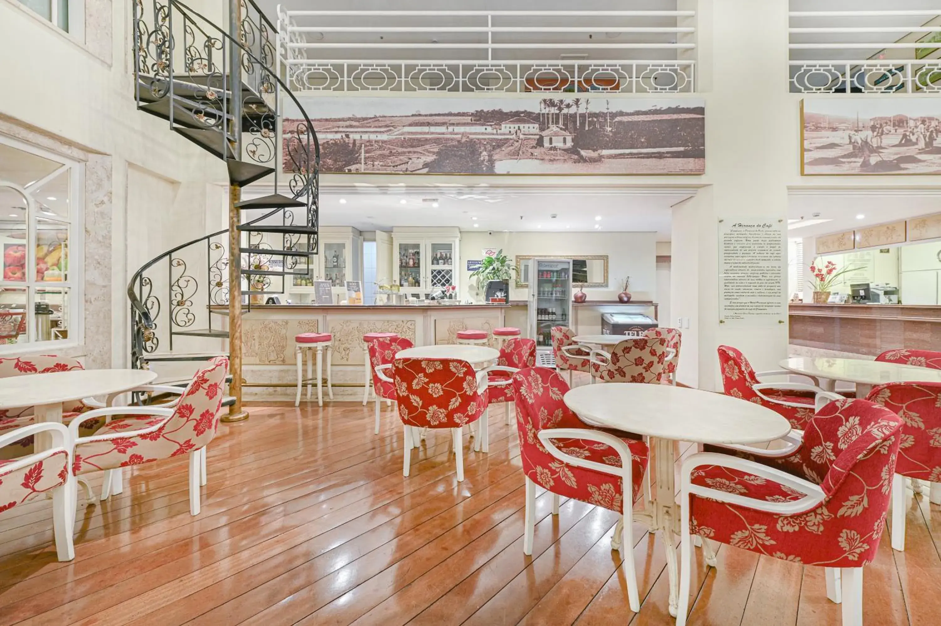 Lobby or reception in Hotel Dan Inn Campinas Cambuí - Um Hotel Clássico em Campinas By Nacional Inn Lobby or reception in Hotel Dan Inn Campinas Cambuí - Um Hotel Clássico em Campinas By Nacional Inn