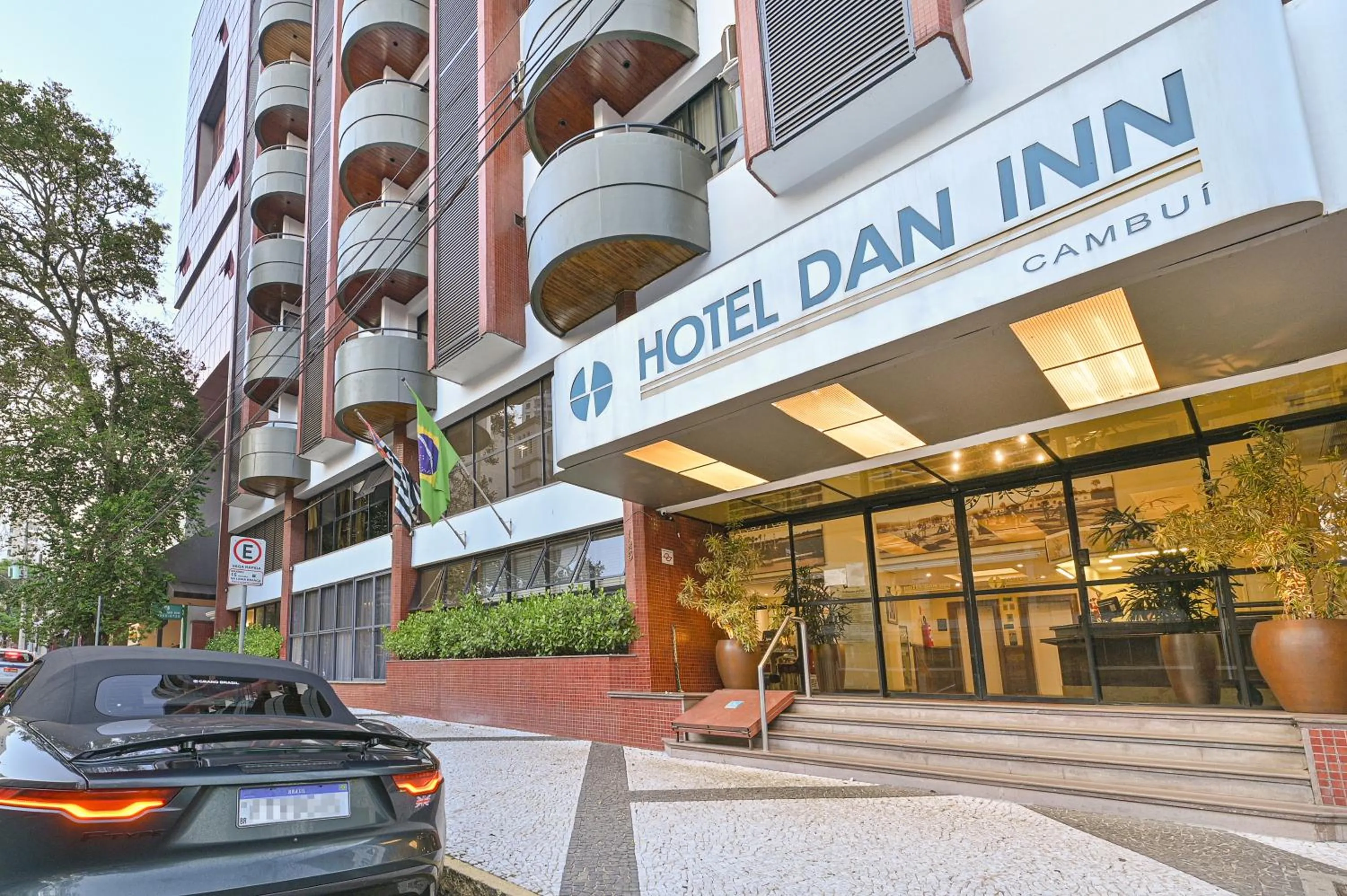 Facade/entrance in Hotel Dan Inn Campinas Cambuí - Um Hotel Clássico em Campinas By Nacional Inn
