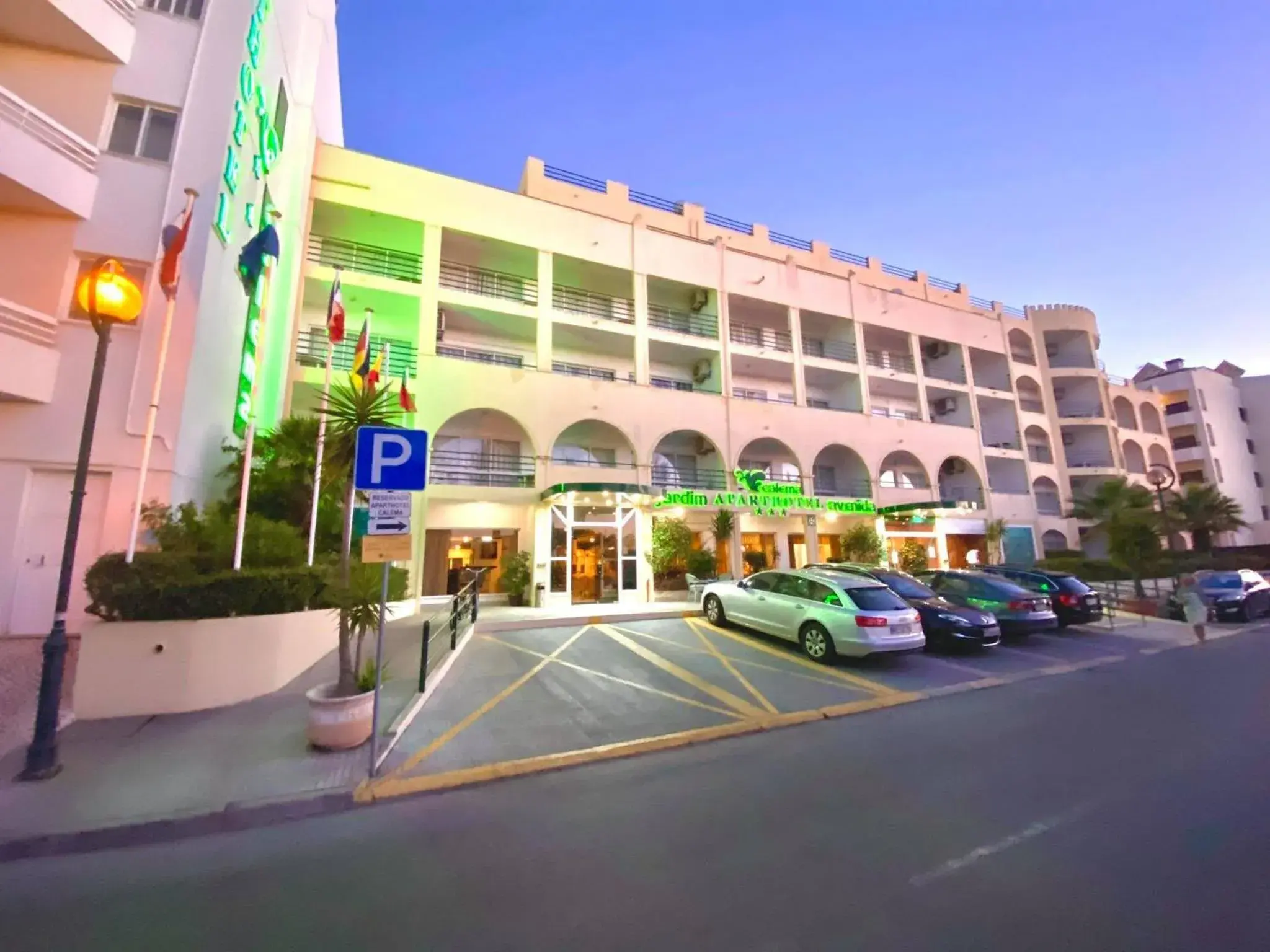 Property building in Aparthotel Calema Avenida Jardim Property building in Aparthotel Calema Avenida Jardim