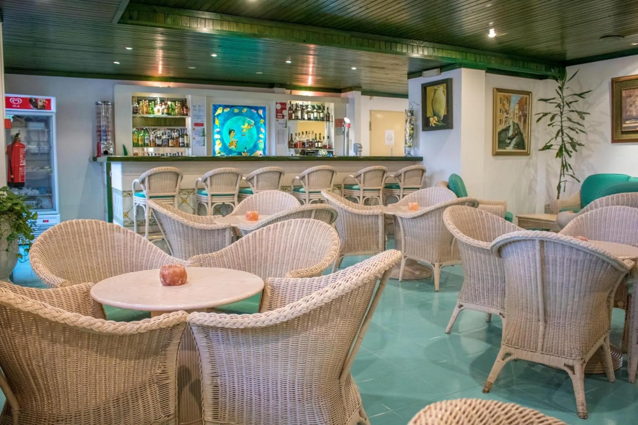 Restaurant/places to eat in Aparthotel Calema Avenida Jardim