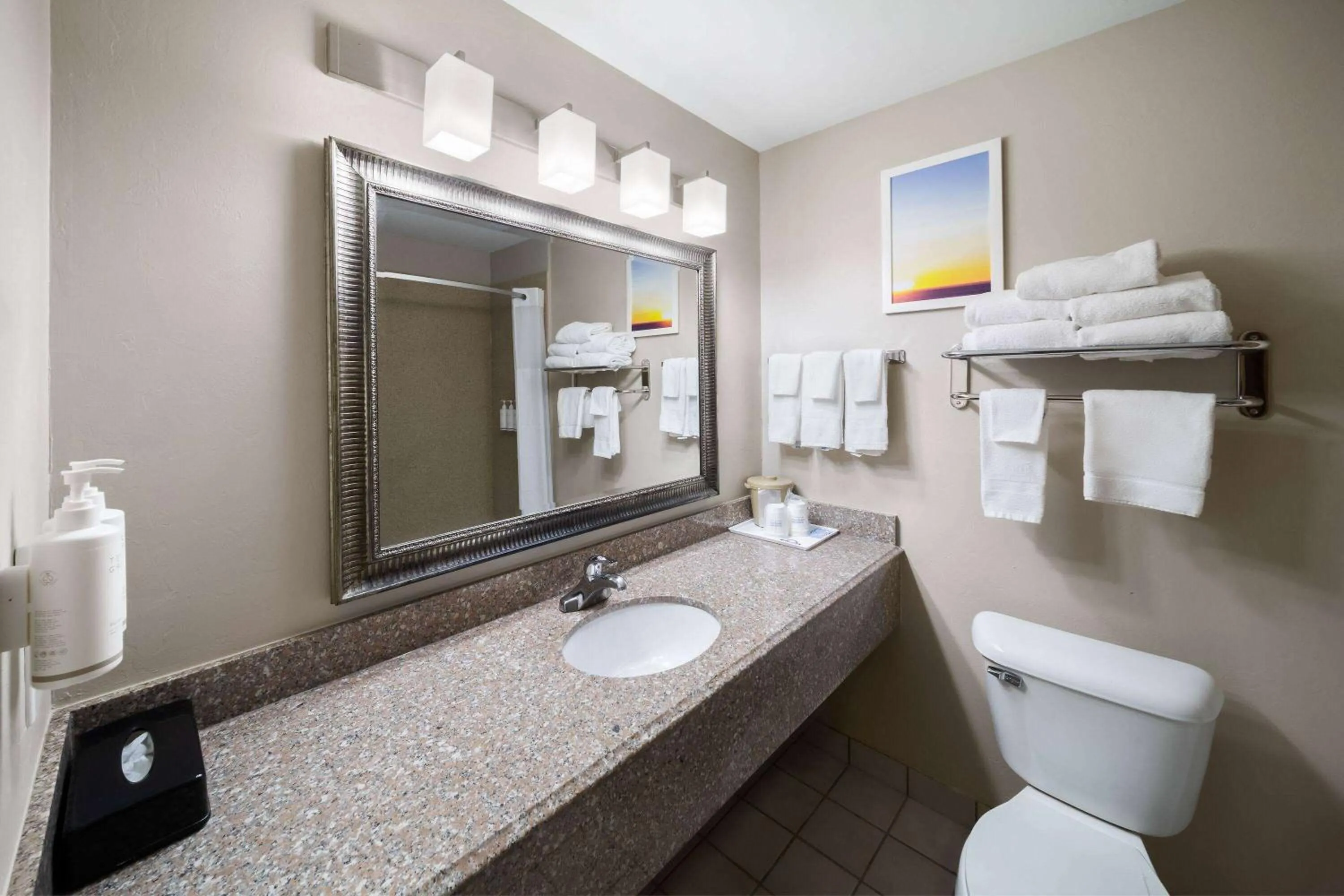 TV and multimedia in Days Inn by Wyndham Oklahoma City