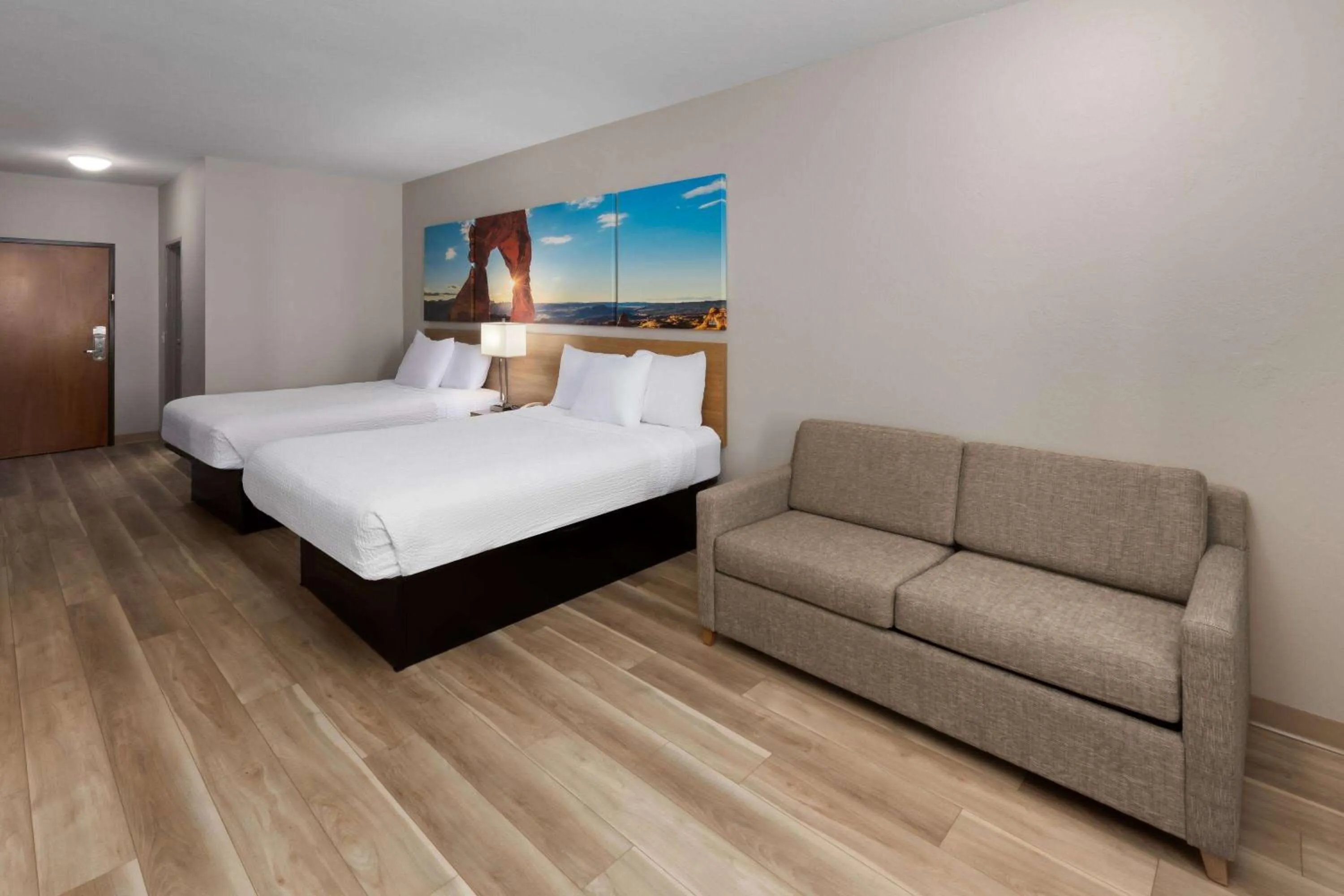 Photo of the whole room, Bed in Days Inn by Wyndham Oklahoma City