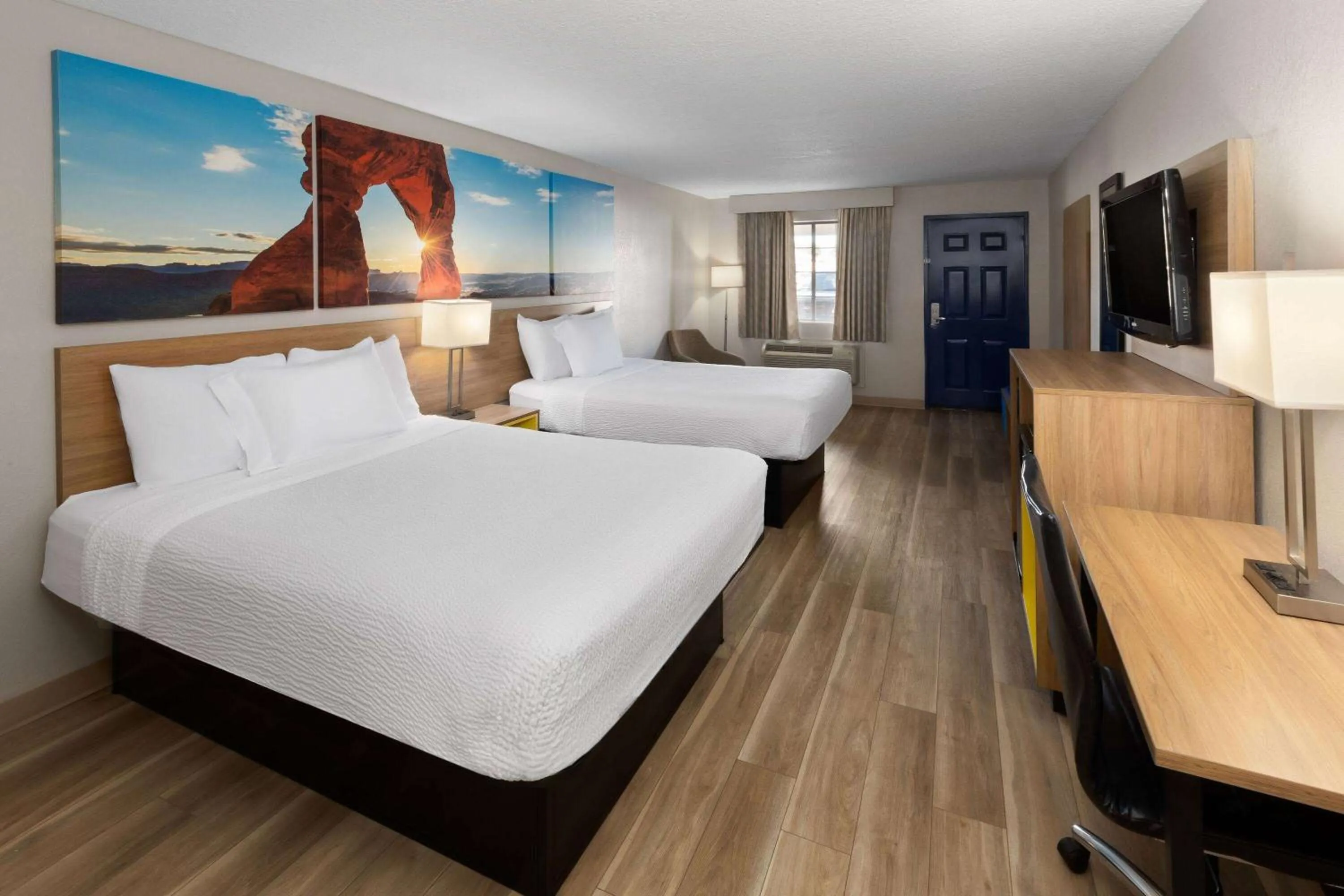 Photo of the whole room, Bed in Days Inn by Wyndham Oklahoma City