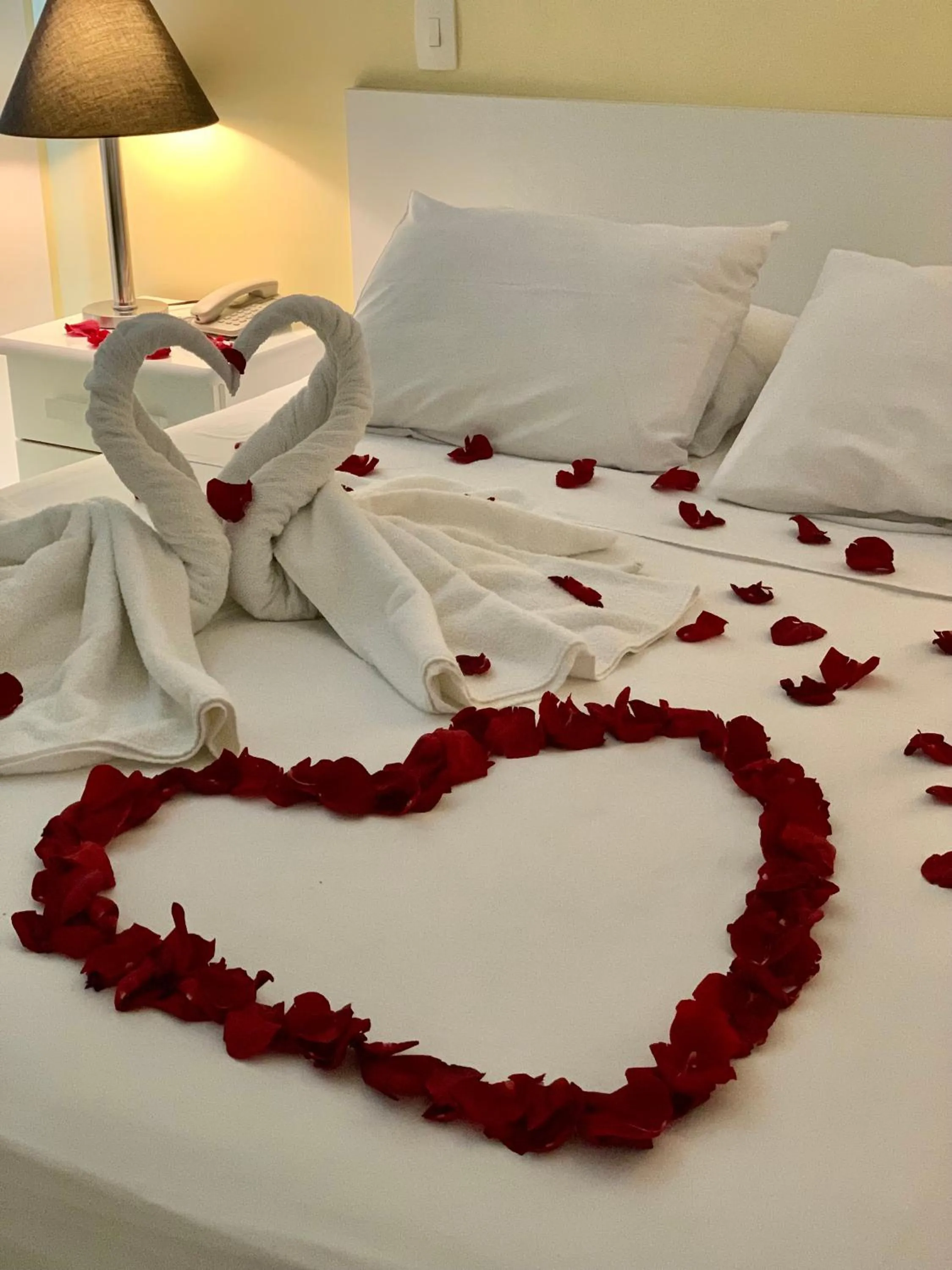 room service, Bed in Hotel The Green Ecologic