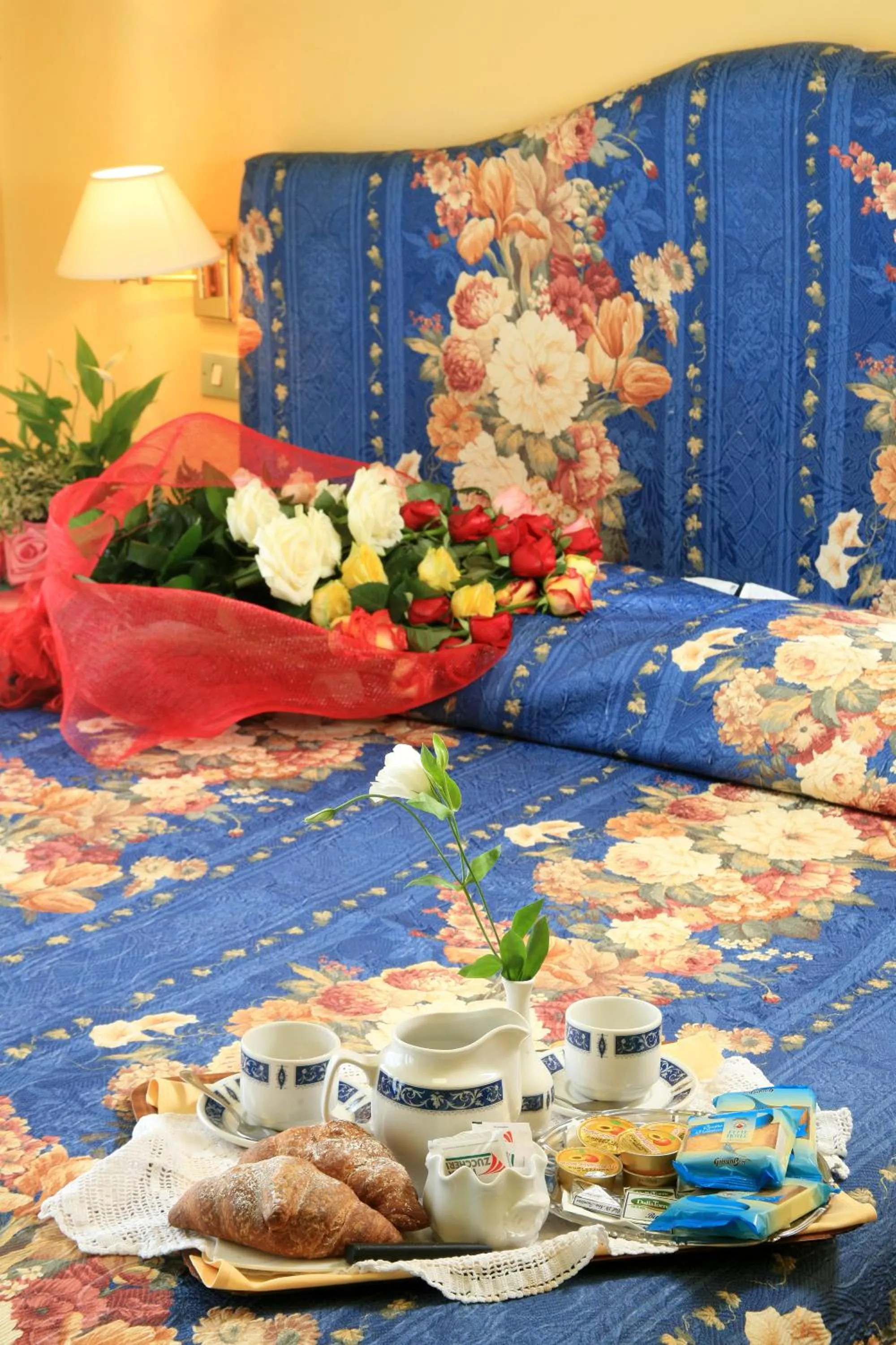 Decorative detail, Bed in Hotel Nuovo Savi