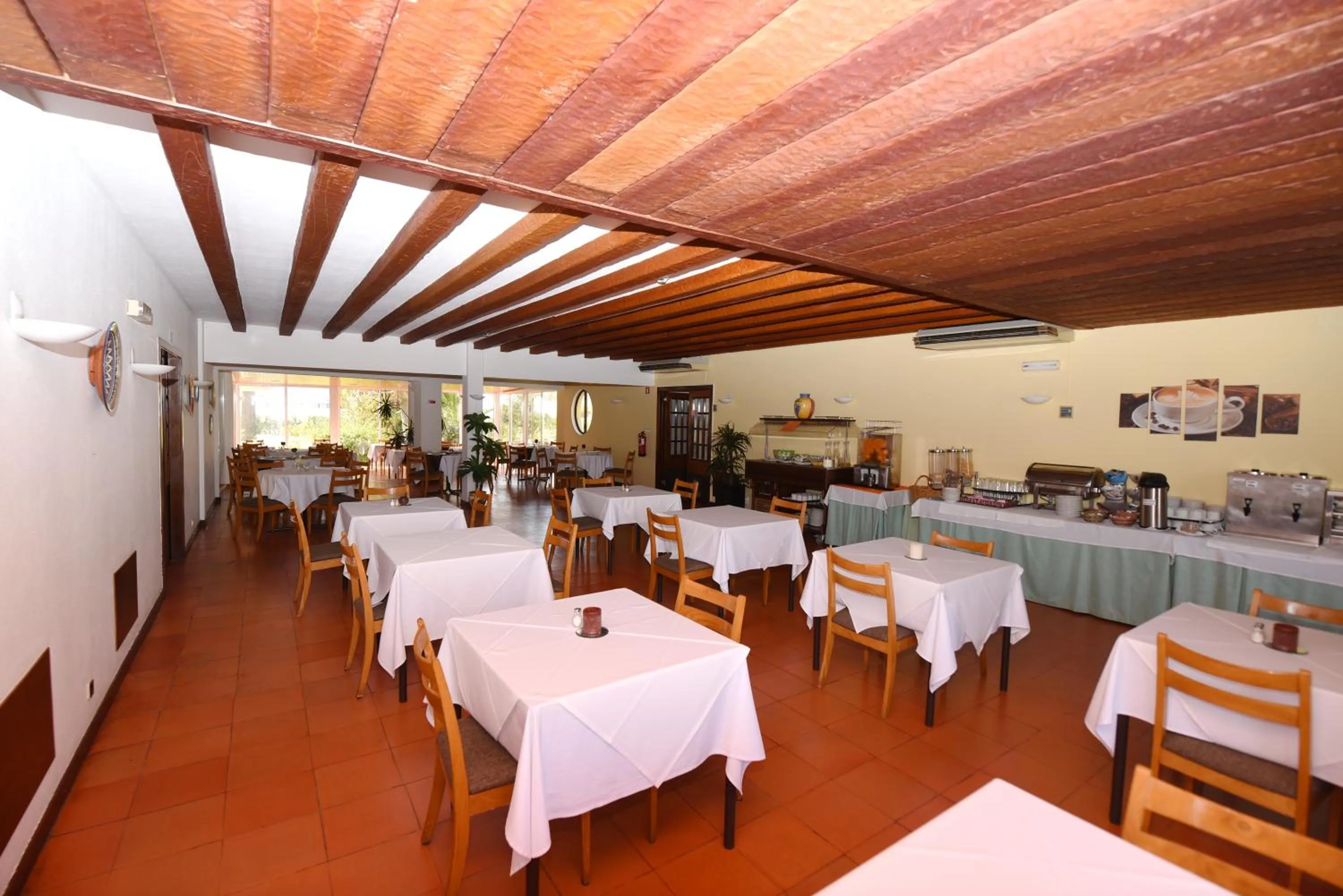 Restaurant/places to eat in Praia da Lota Beachfront Resort - Hotel & Apartments