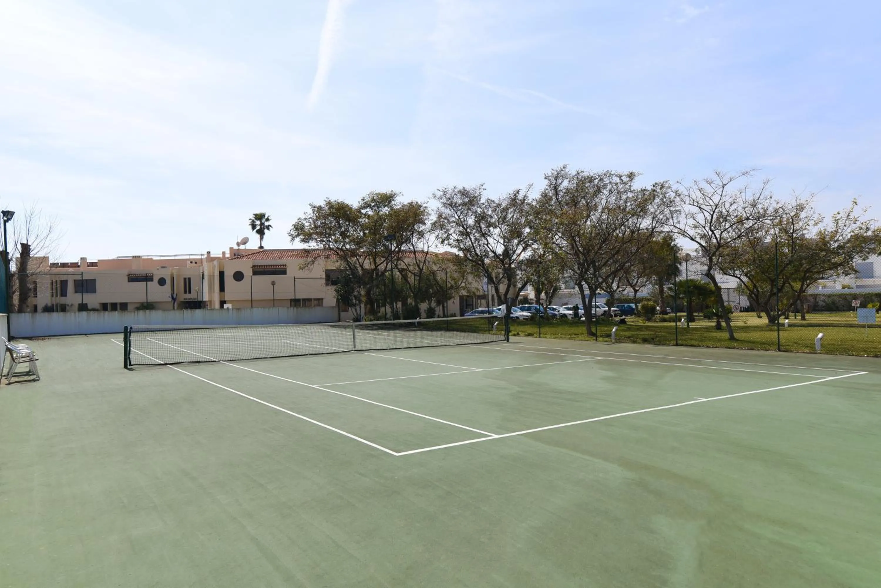 Tennis court in Praia da Lota Beachfront Resort - Hotel & Apartments