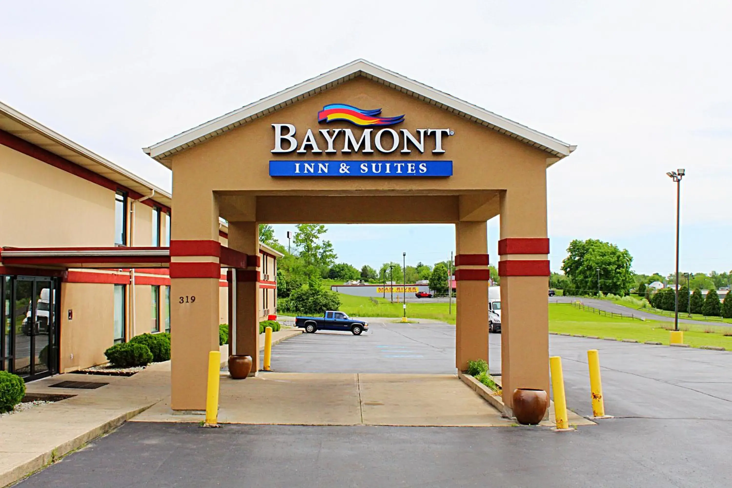 Facade/entrance in Baymont by Wyndham Springfield Facade/entrance in Baymont by Wyndham Springfield