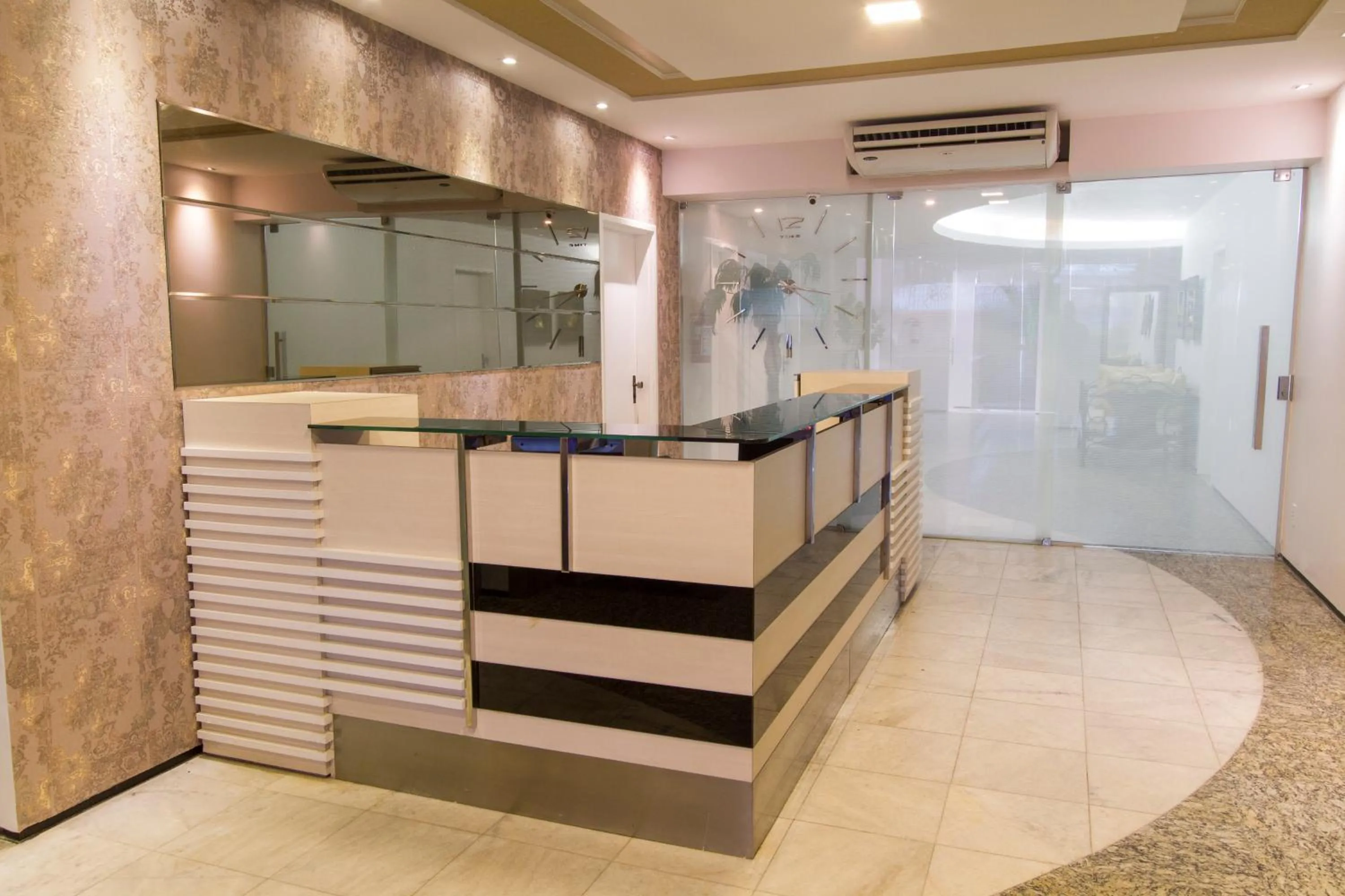 Lobby or reception in San Phillip Flat Hotel