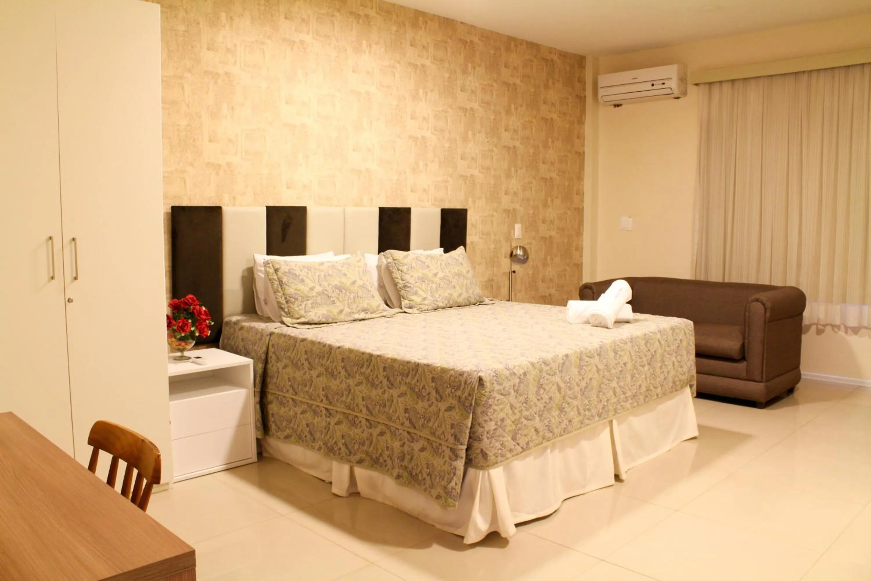 Bedroom, Bed in San Phillip Flat Hotel