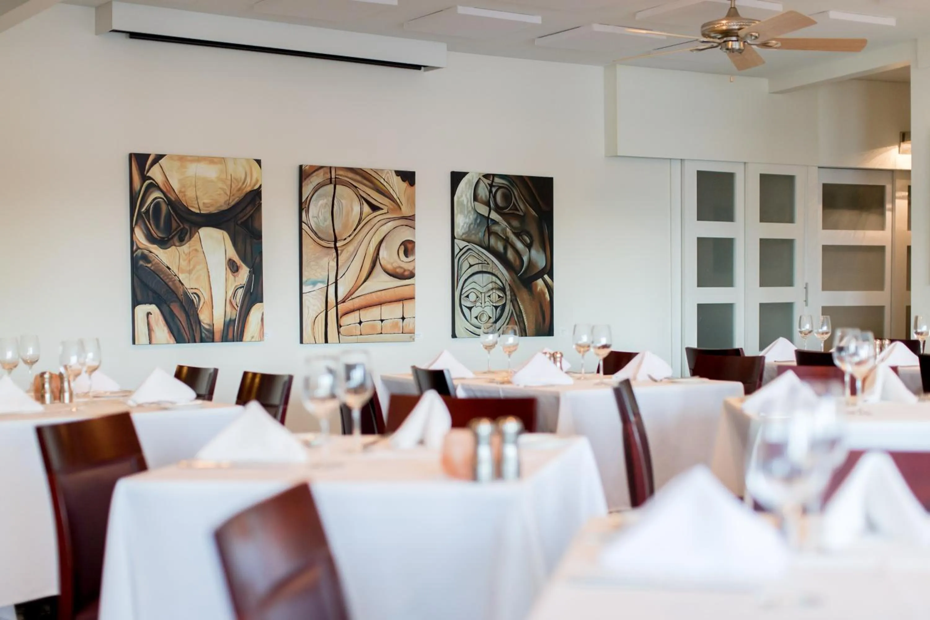 Restaurant/places to eat in Rockwater Secret Cove Resort