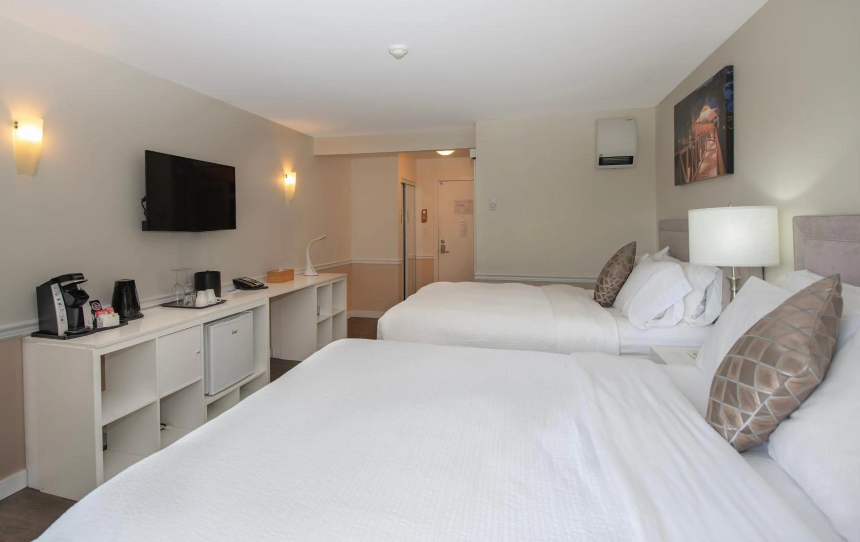 Bedroom, Bed in Rockwater Secret Cove Resort