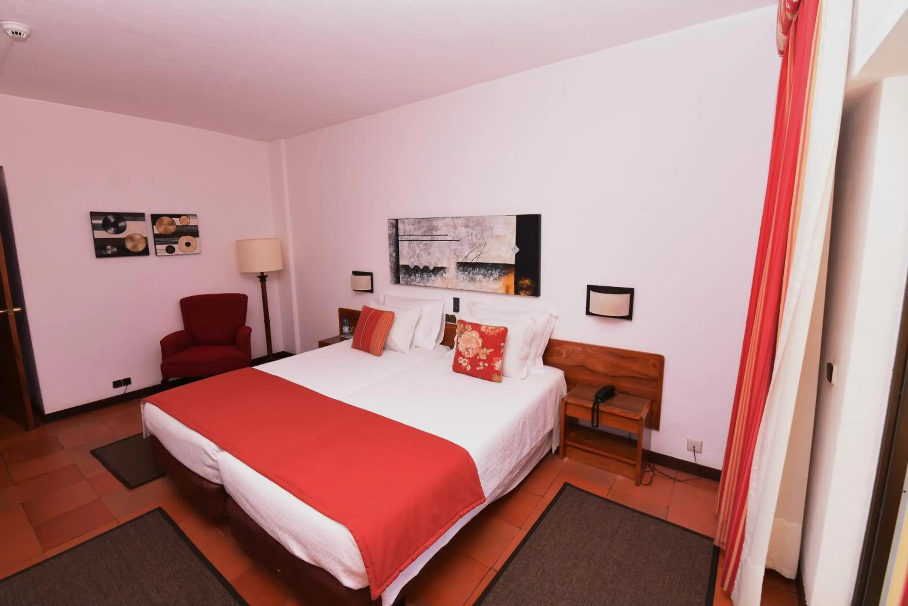 Double Room with Garden View in Praia da Lota Resort – Beachfront Hotel Double Room with Garden View in Praia da Lota Resort – Beachfront Hotel