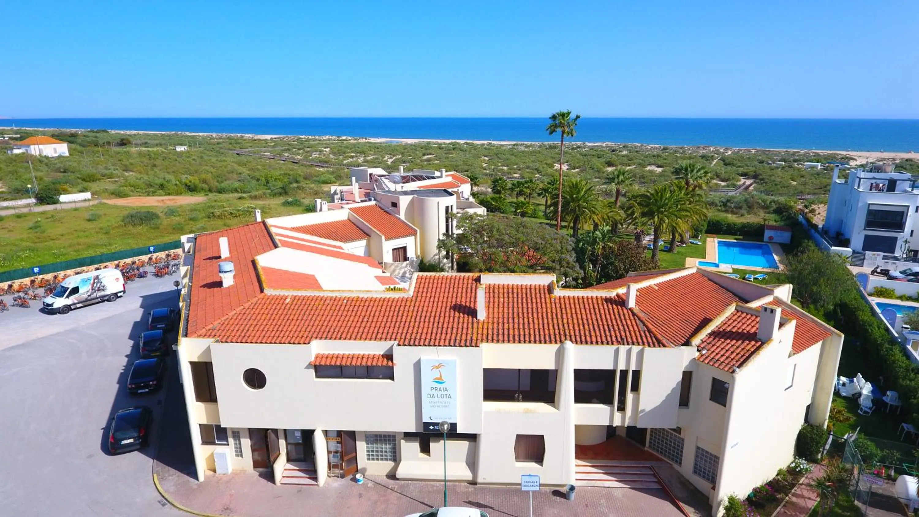 Bird's eye view in Praia da Lota Resort – Beachfront Hotel
