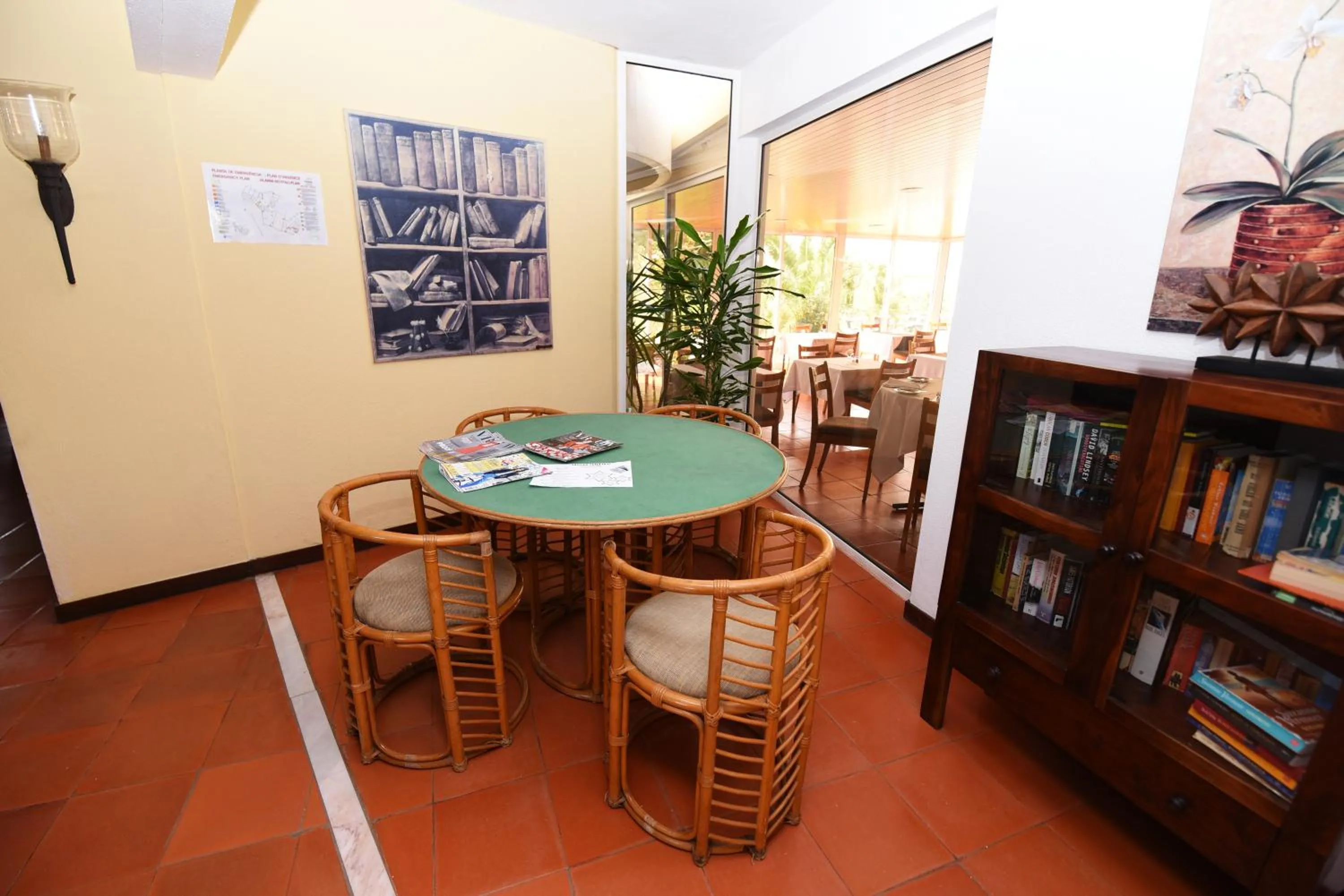 Dining area in Praia da Lota Resort – Beachfront Hotel