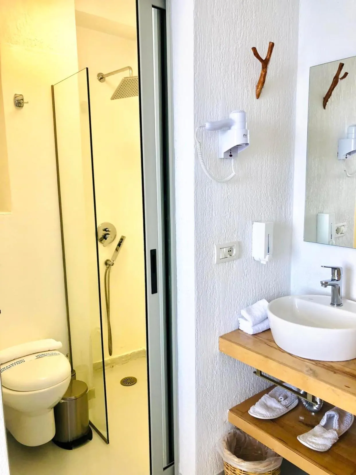 Shower in Geo & Art Boutique Hotel Himara