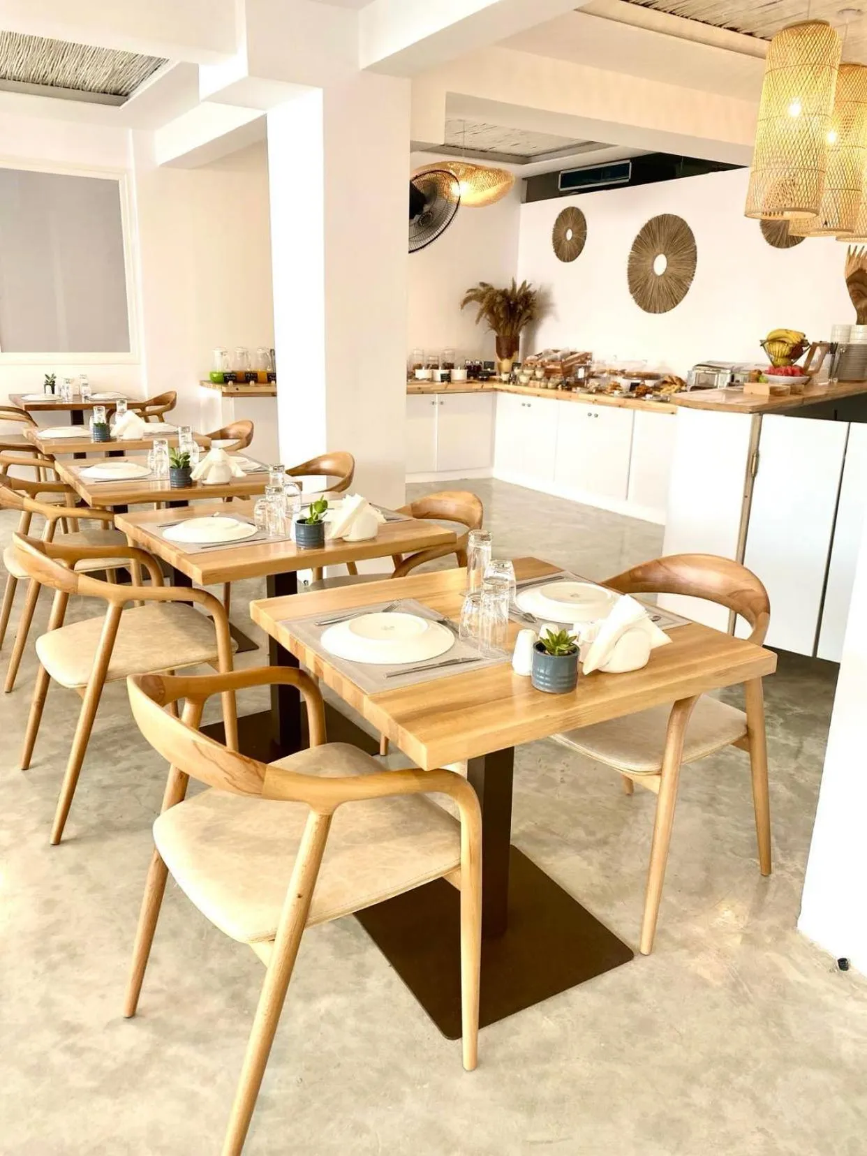 Restaurant/places to eat in Geo & Art Boutique Hotel Himara