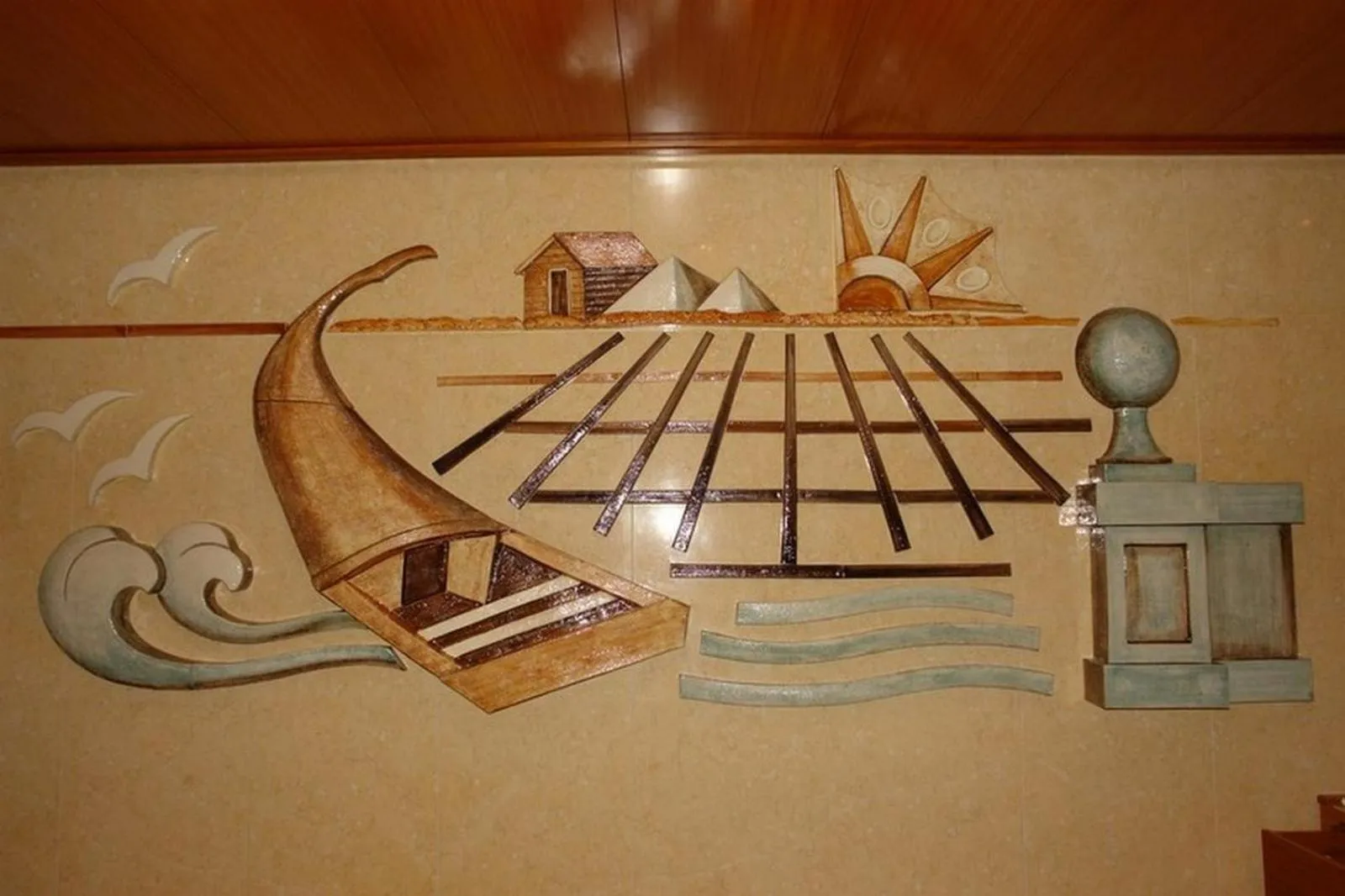 Decorative detail in Hotel Moliceiro