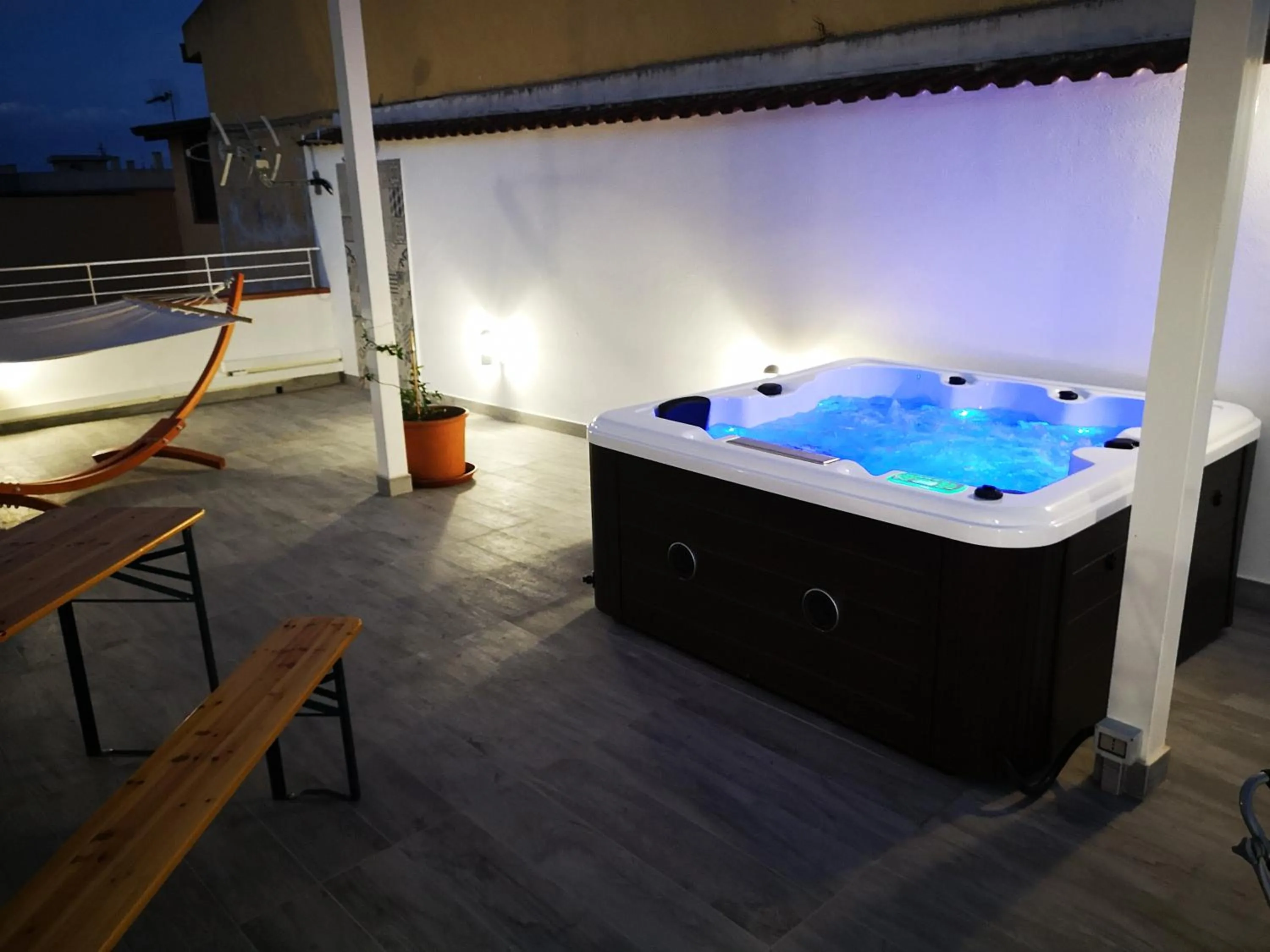 Hot Tub in B&B Tonnarella Beach