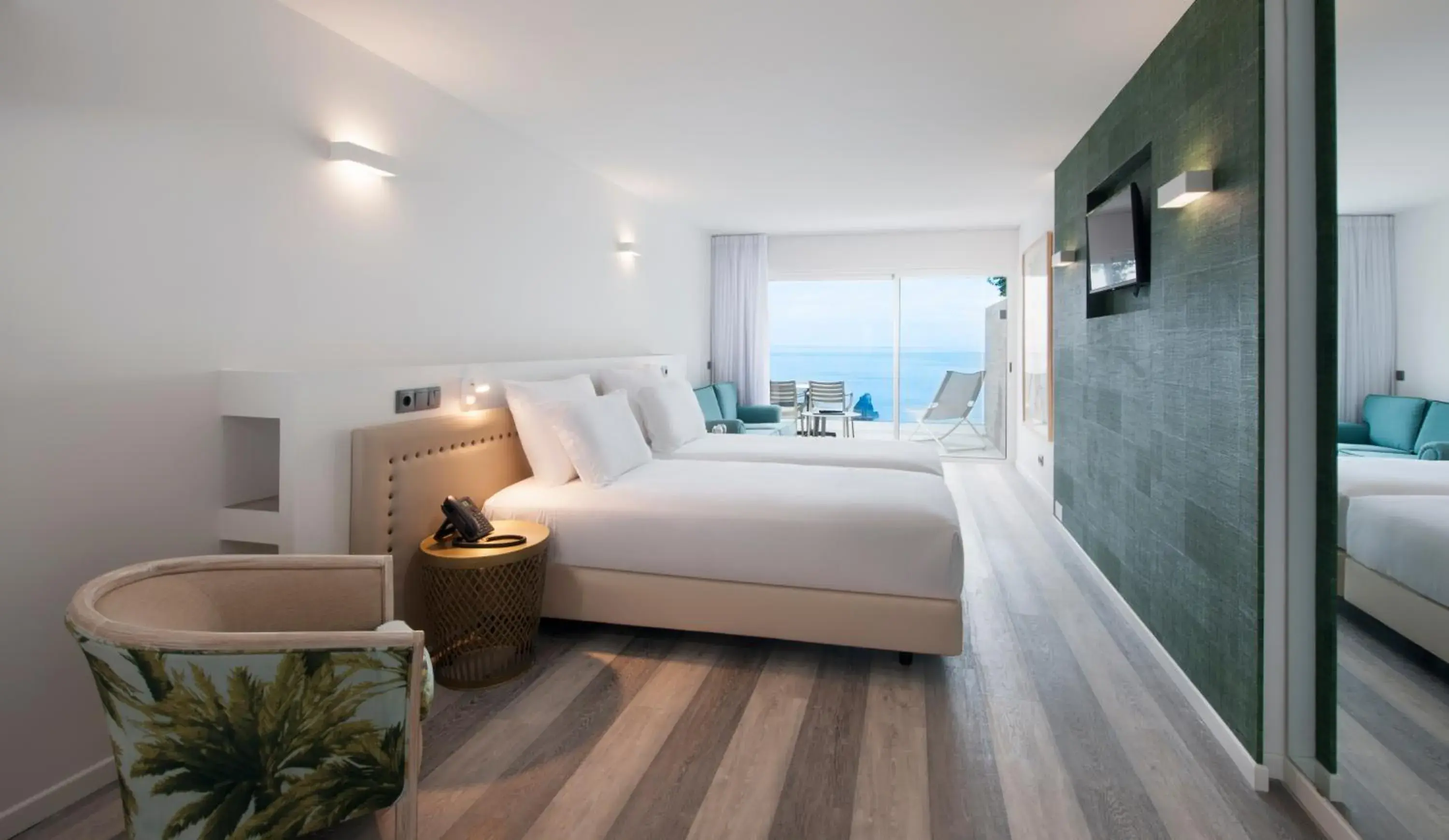 Photo of the whole room, Bed in Hotel Alto Lido Photo of the whole room, Bed in Hotel Alto Lido