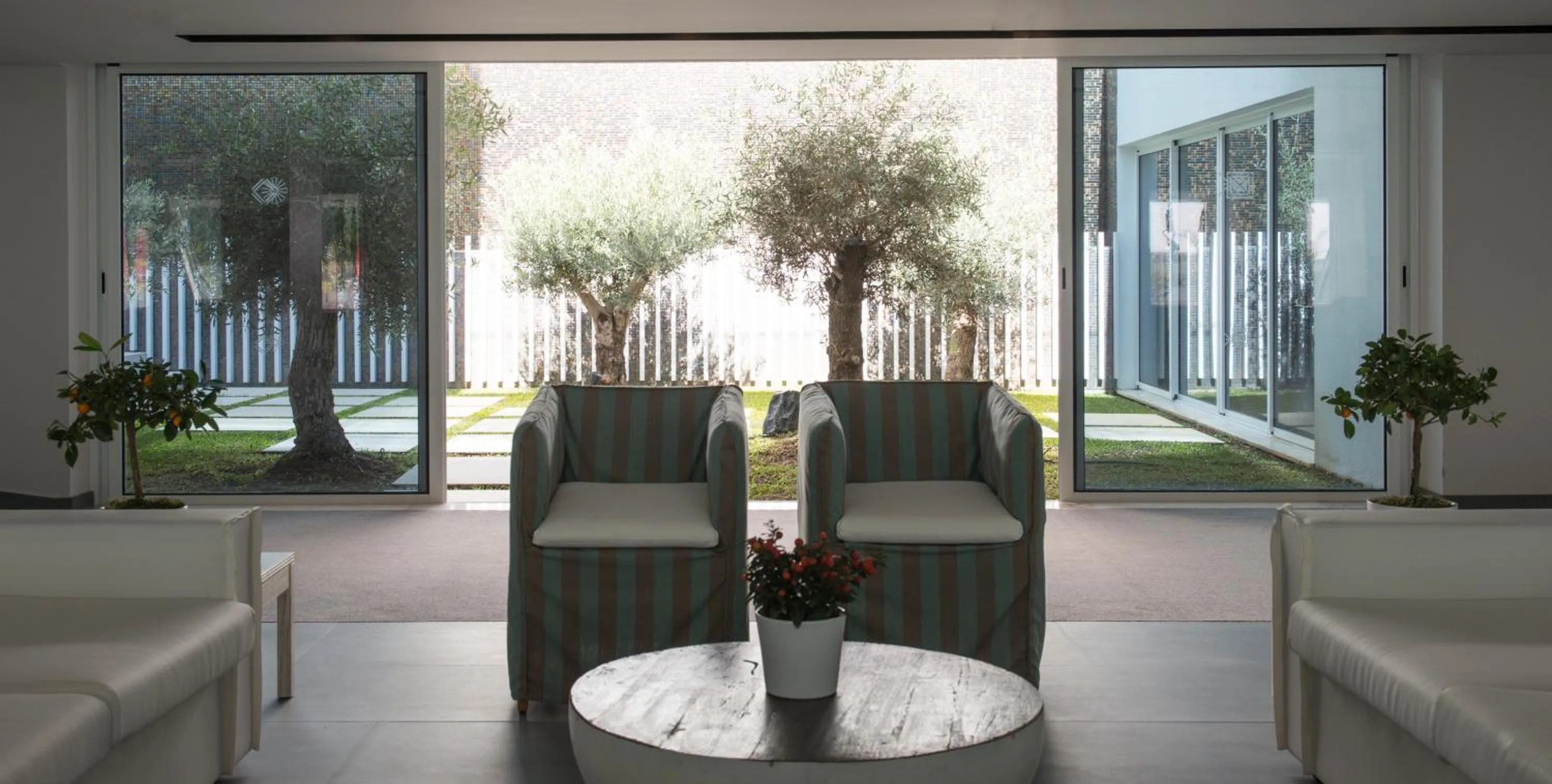 Library in Hotel Alto Lido